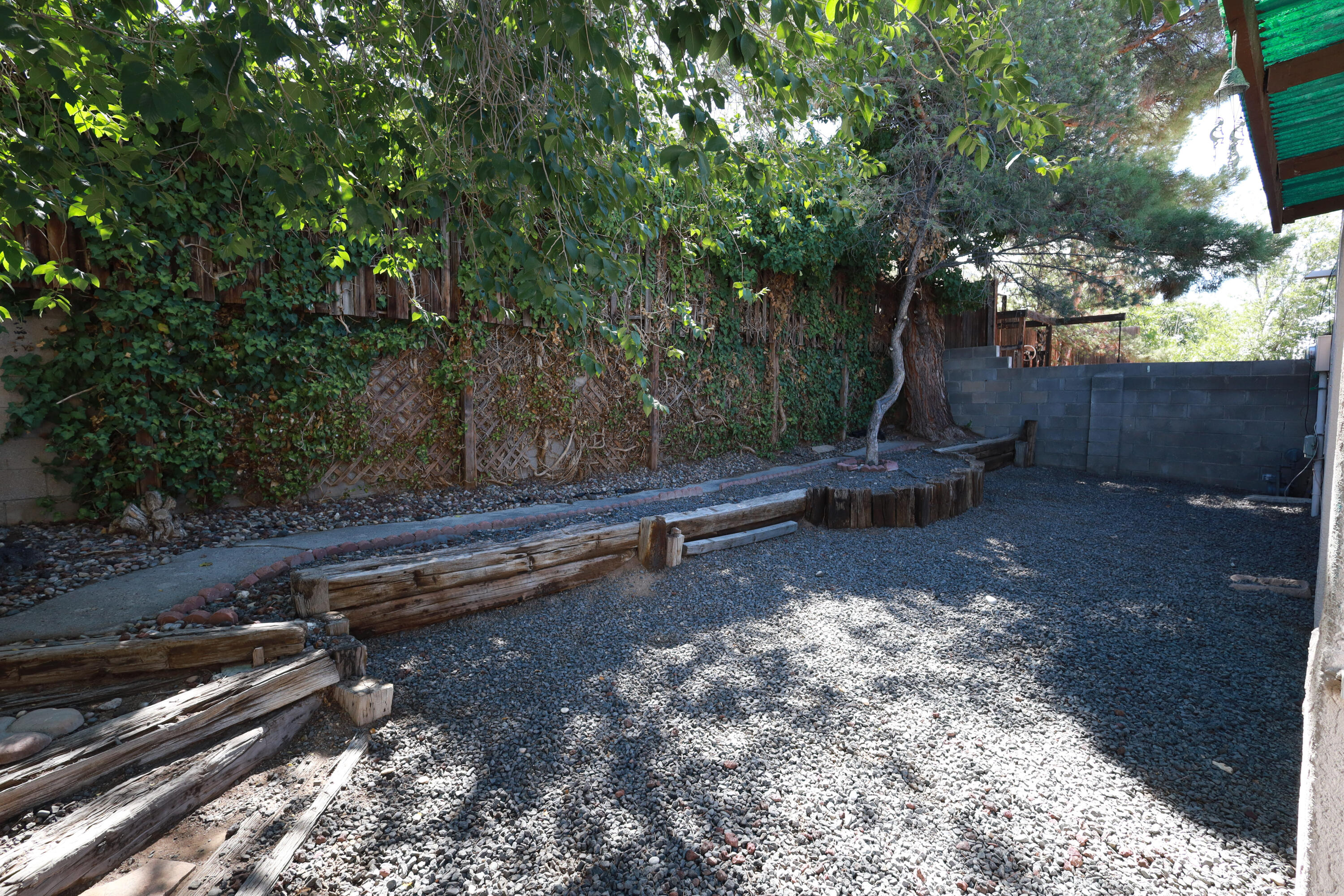 Photo 11 — 620 Mountain View Avenue NE