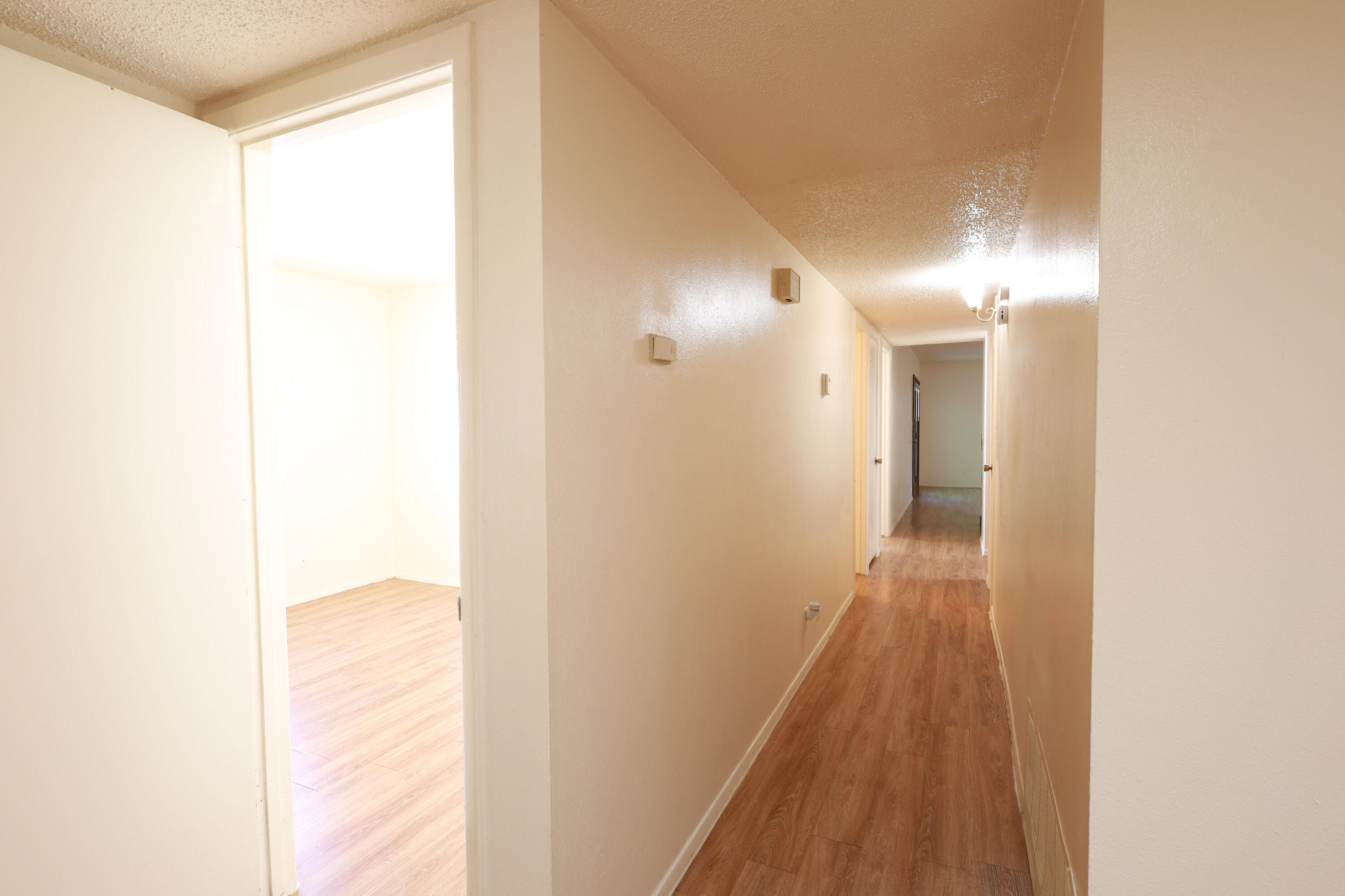 Photo 16 — 620 Mountain View Avenue NE