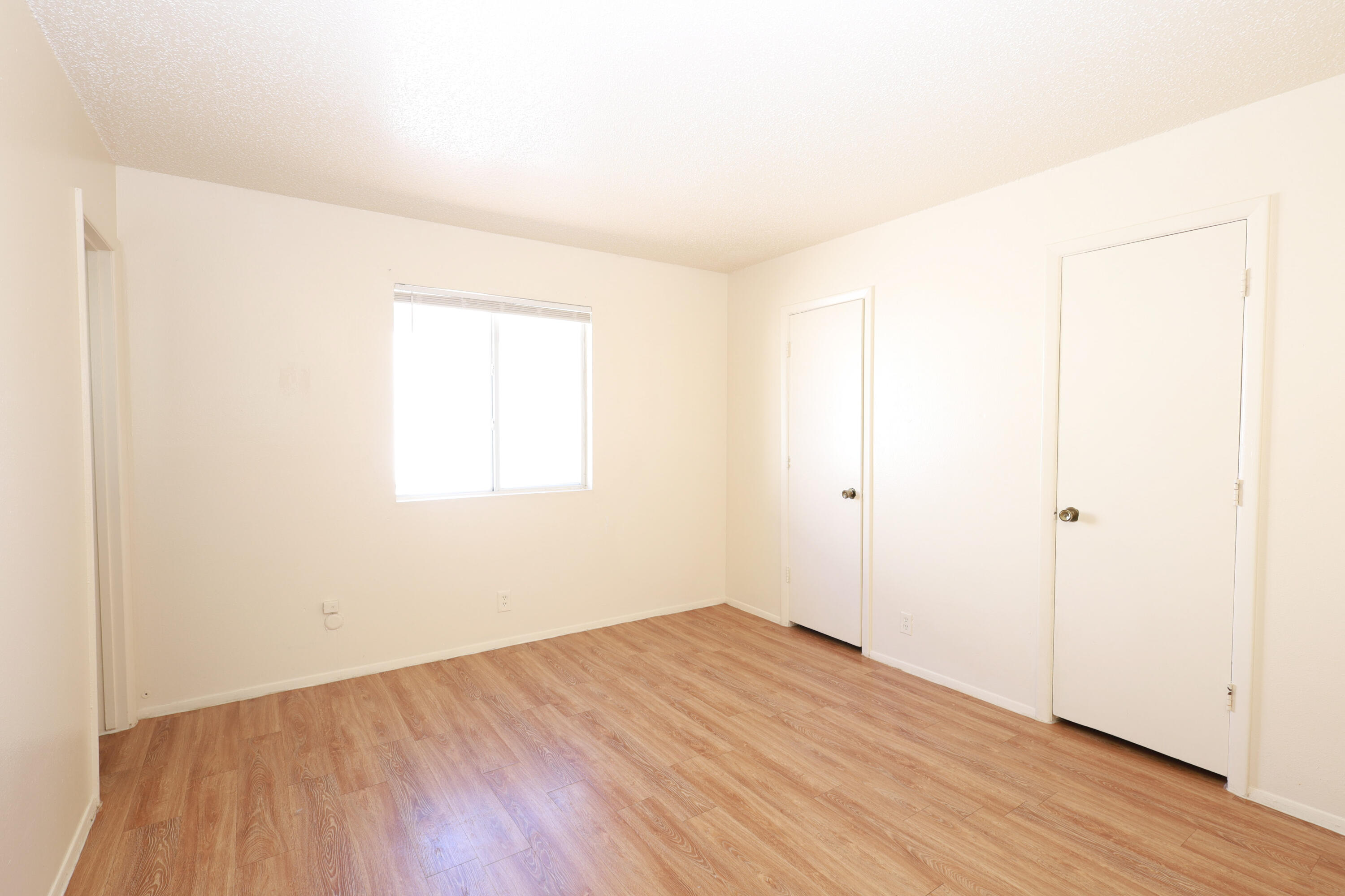Photo 2 — 620 Mountain View Avenue NE