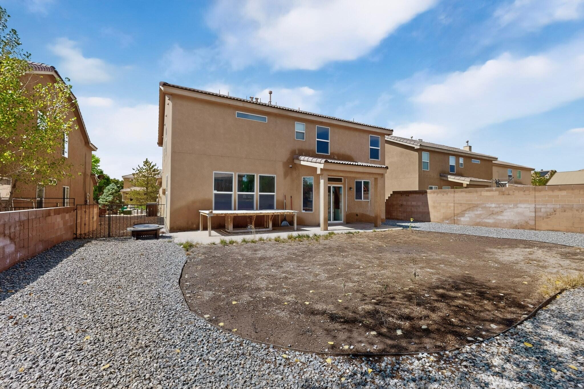 Photo 5 — 2518 Camino Catalonia SE