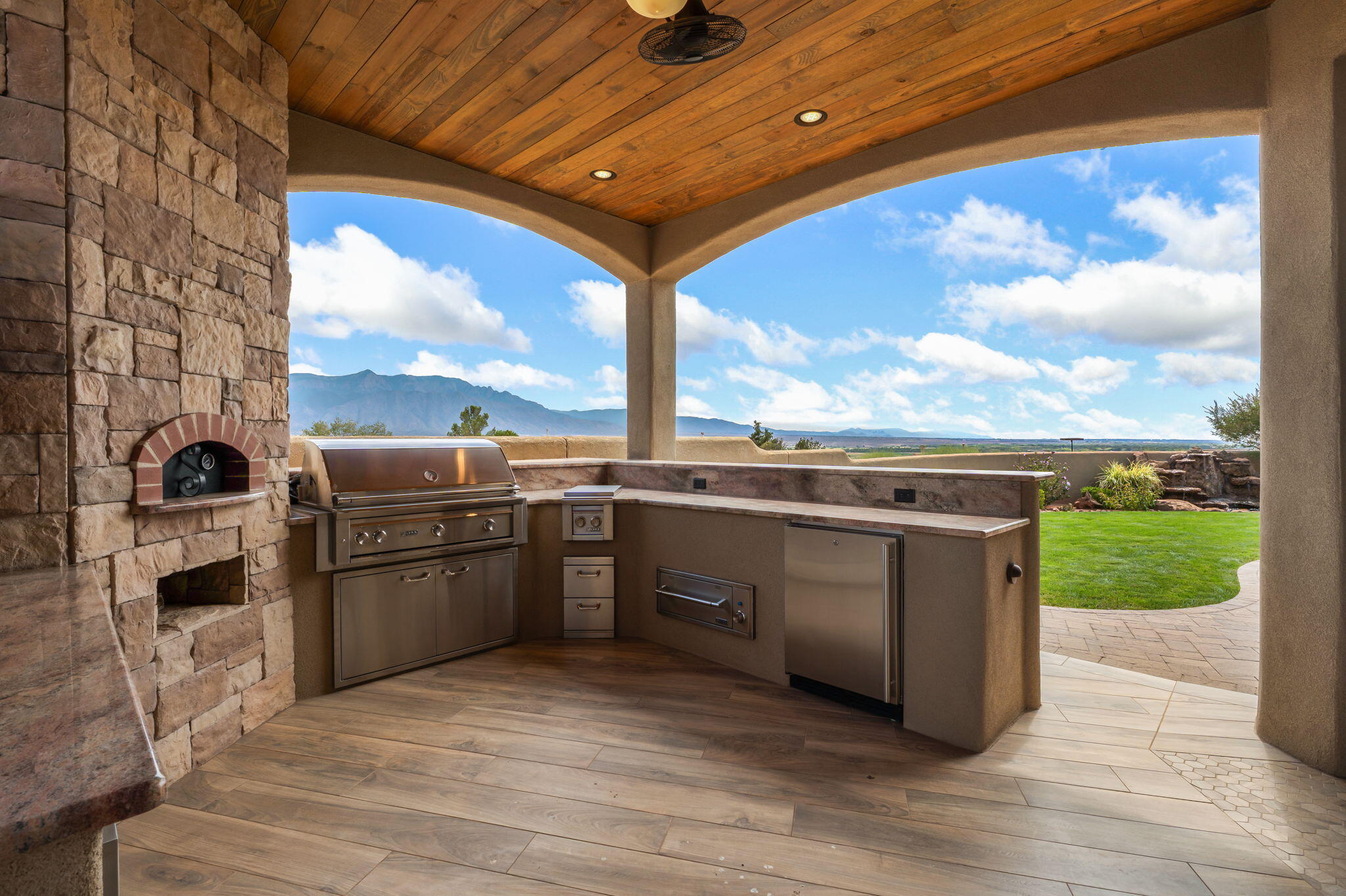 Photo 4 — 6721 Pasilla Road NE