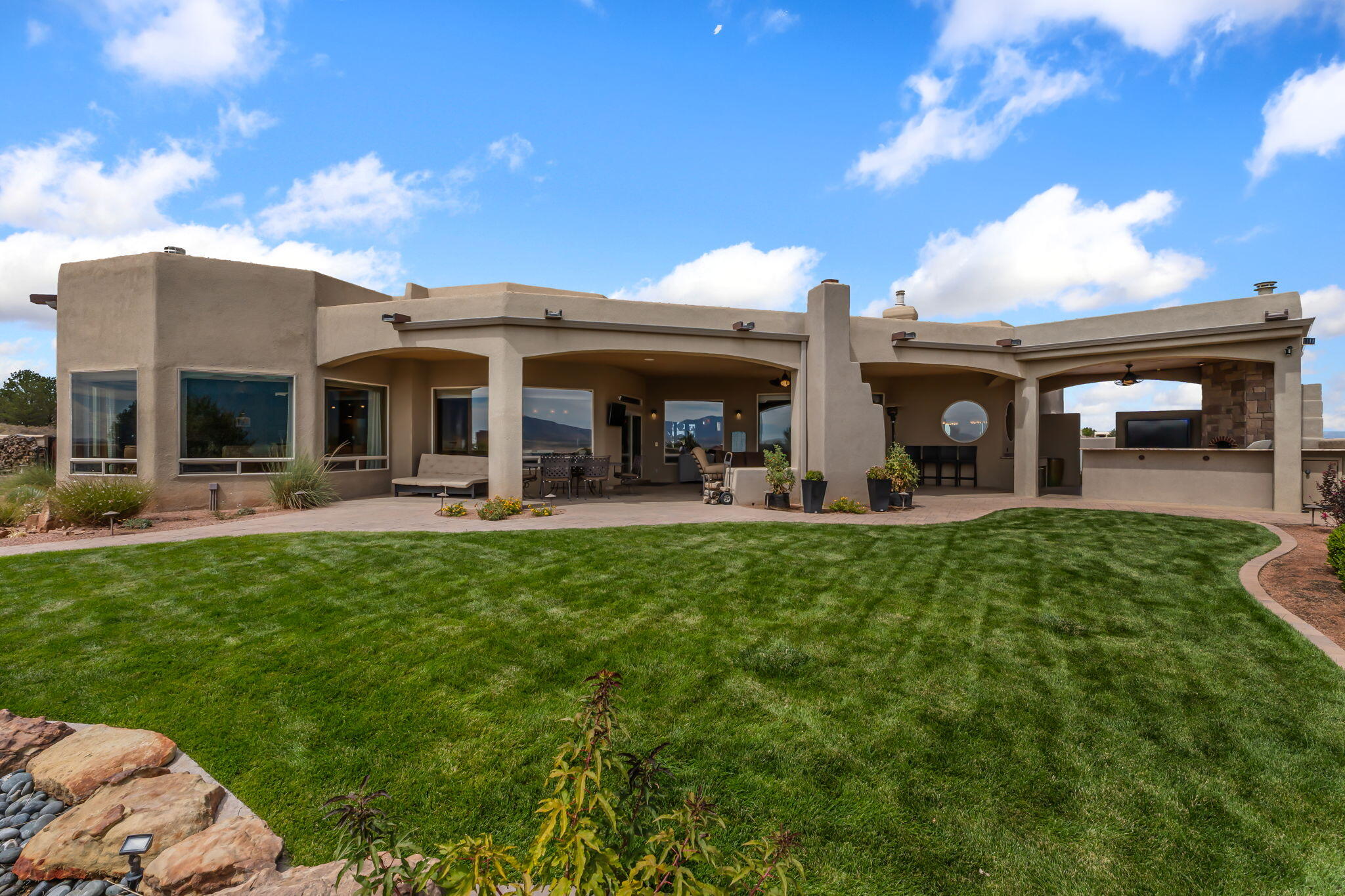 Photo 14 — 6721 Pasilla Road NE