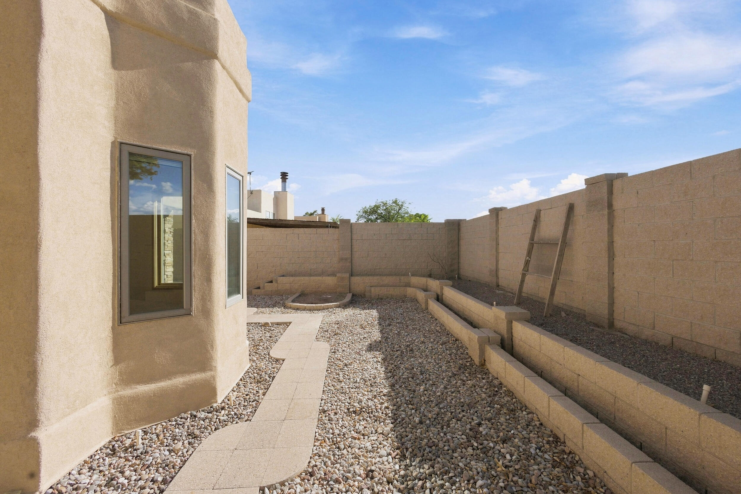 Photo 5 — 2835 Prenda De Oro Drive NW