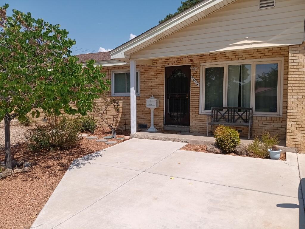 2632 Valencia Drive NE, Albuquerque, NM 87110