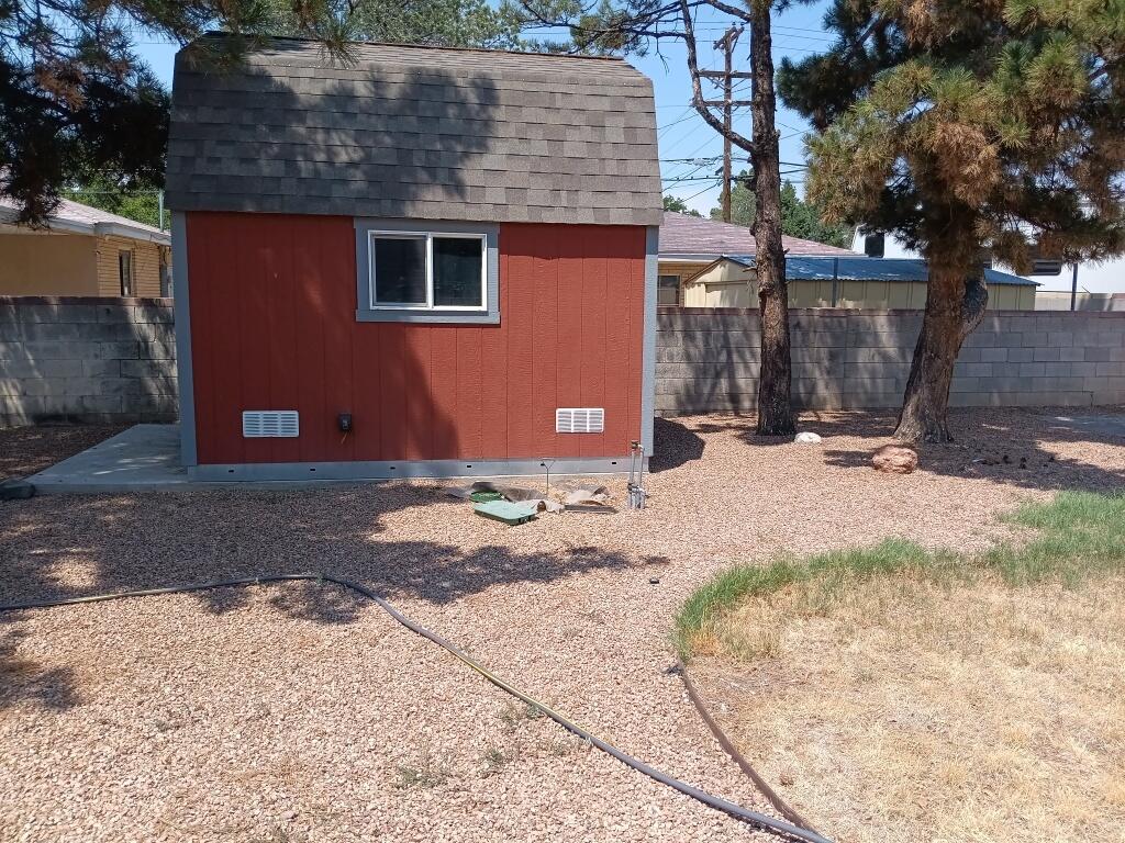 Photo 2 — 2632 Valencia Drive NE
