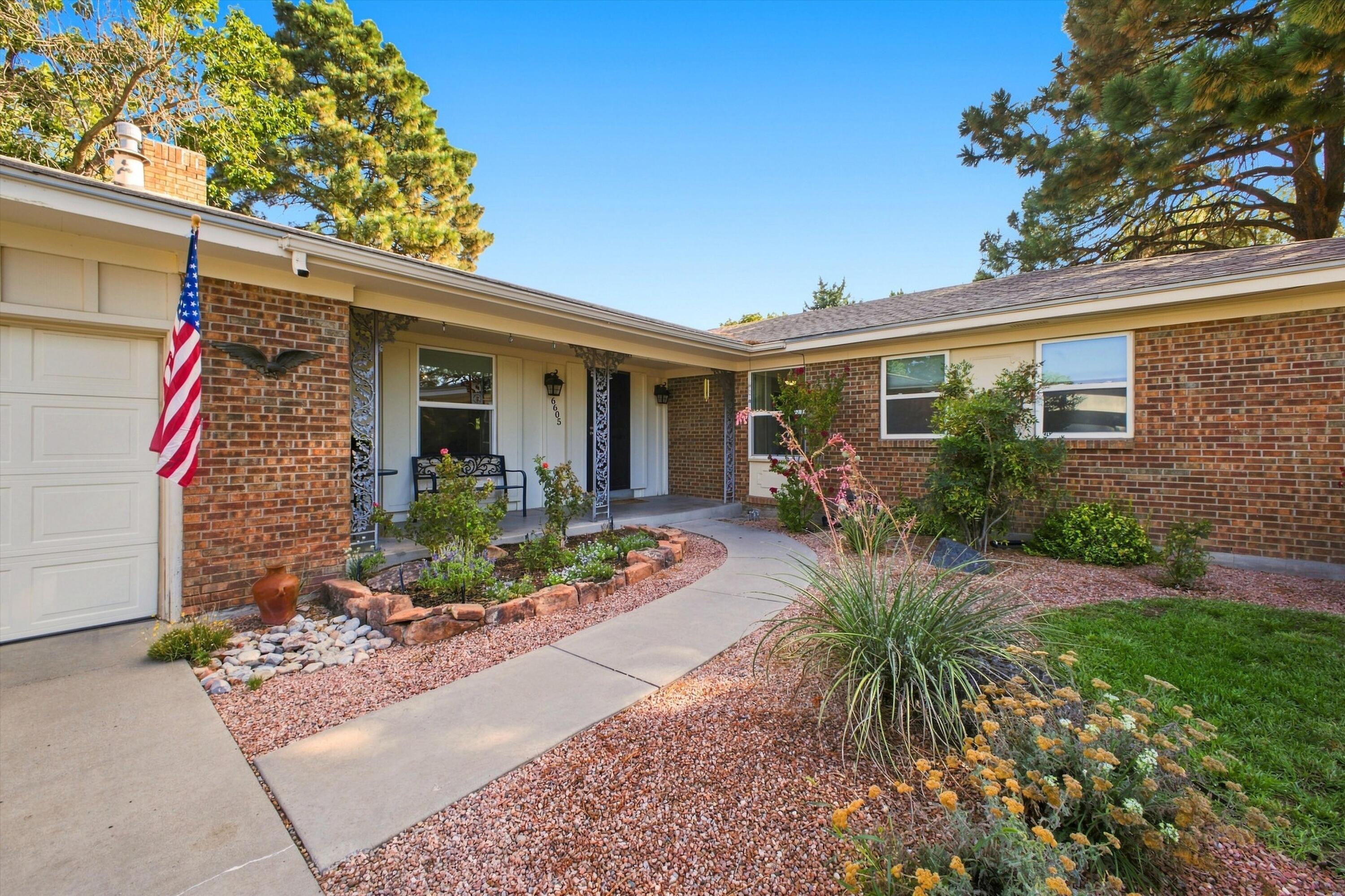 6605 Arroyo Del Oso Avenue NE, Albuquerque, NM 87109