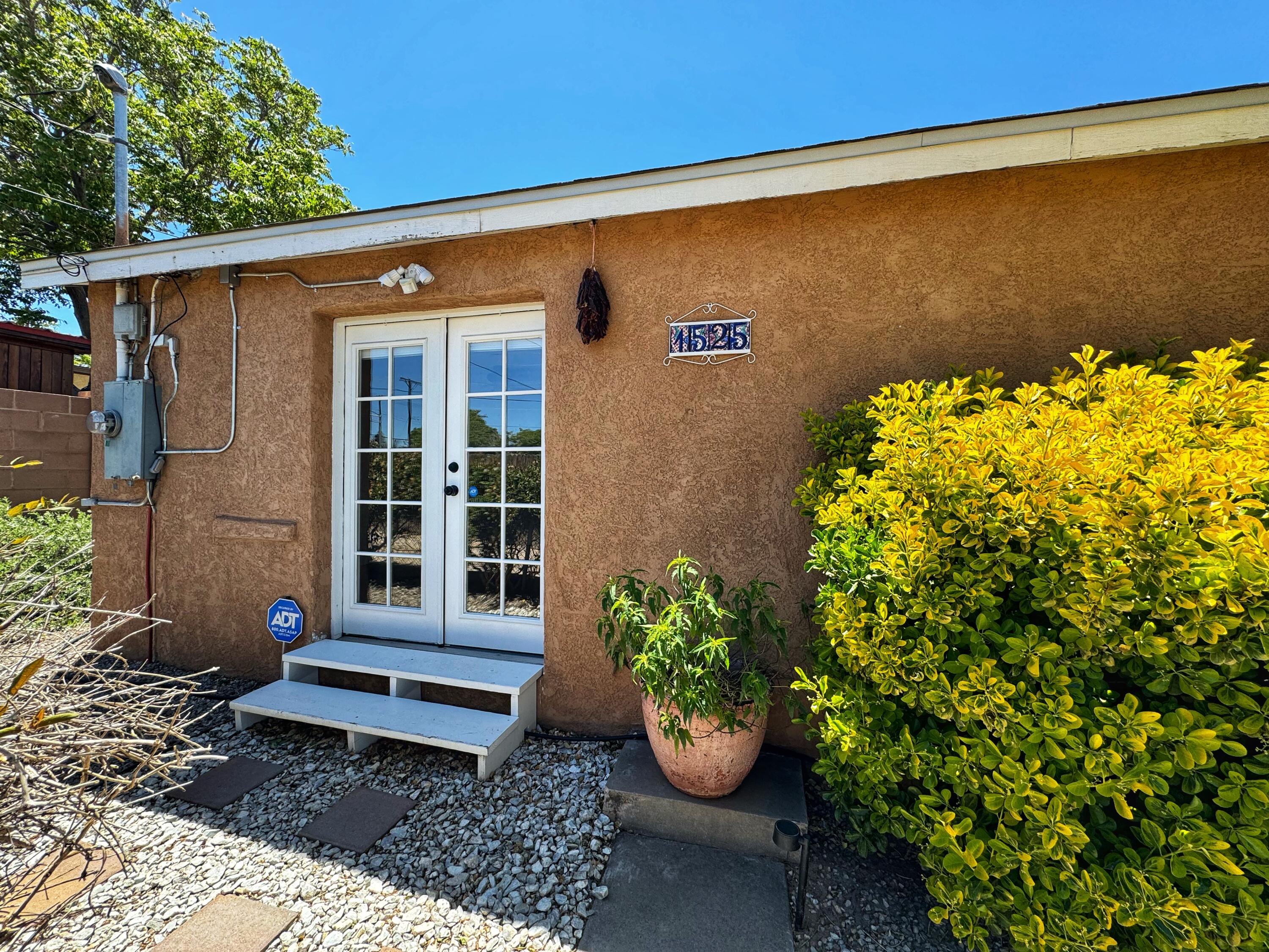 1525 Edith Boulevard NE, Albuquerque, NM 87102