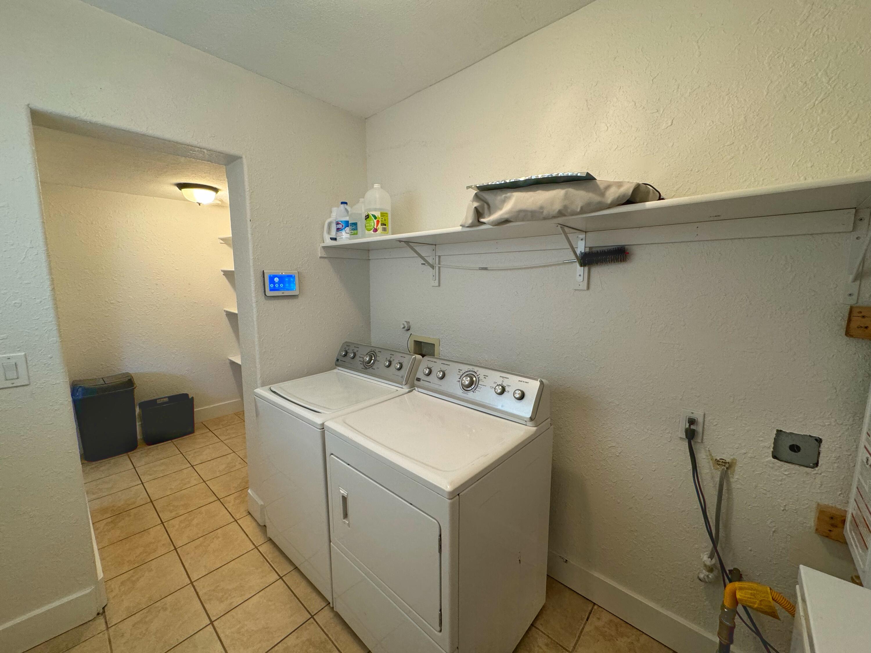 Photo 13 — 1525 Edith Boulevard NE