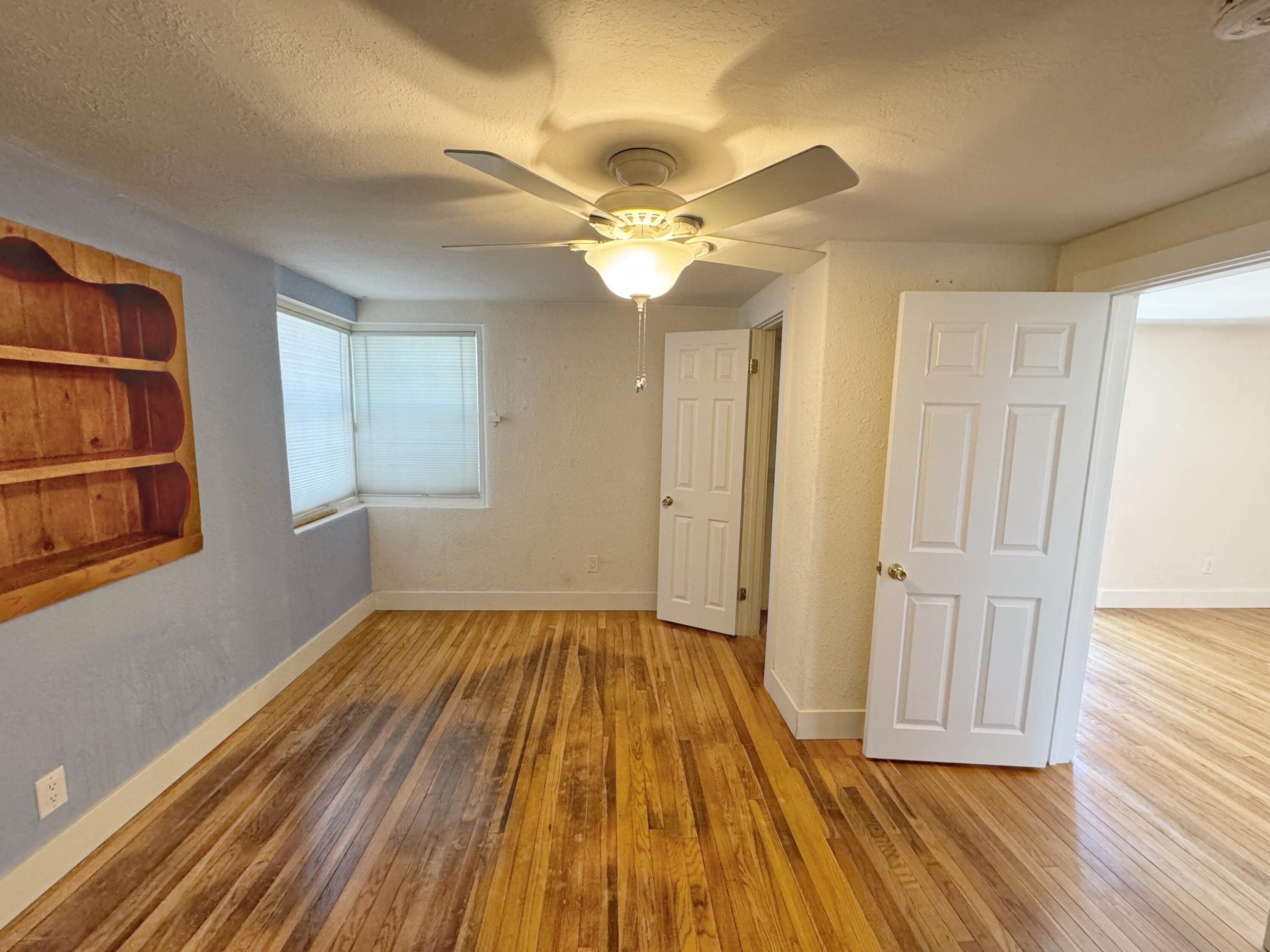 Photo 6 — 1525 Edith Boulevard NE
