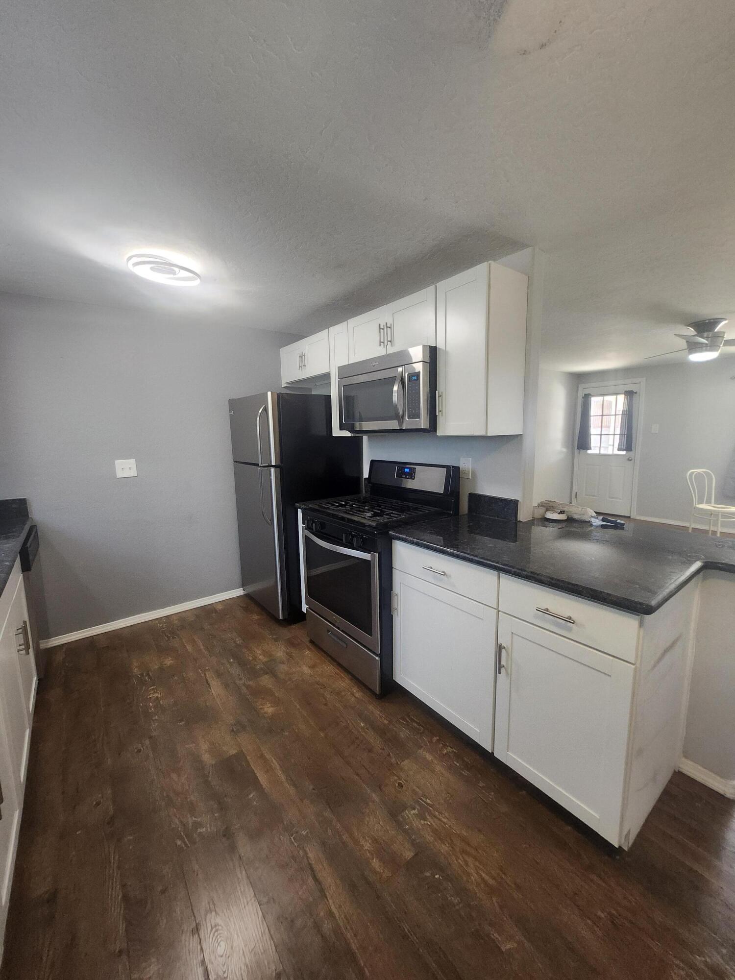 Photo 15 — 1032 Muriel Street NE