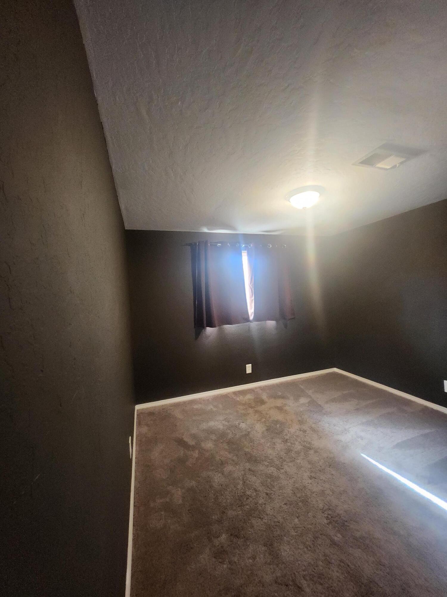Photo 9 — 1032 Muriel Street NE