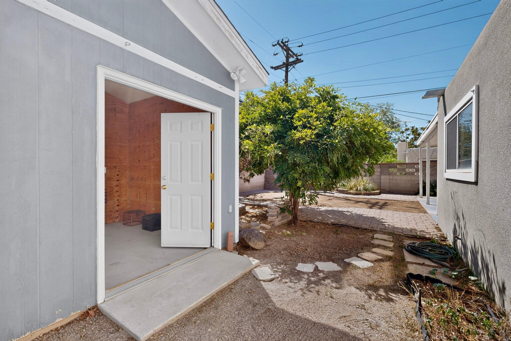 Photo 4 — 3120 Madeira Drive NE