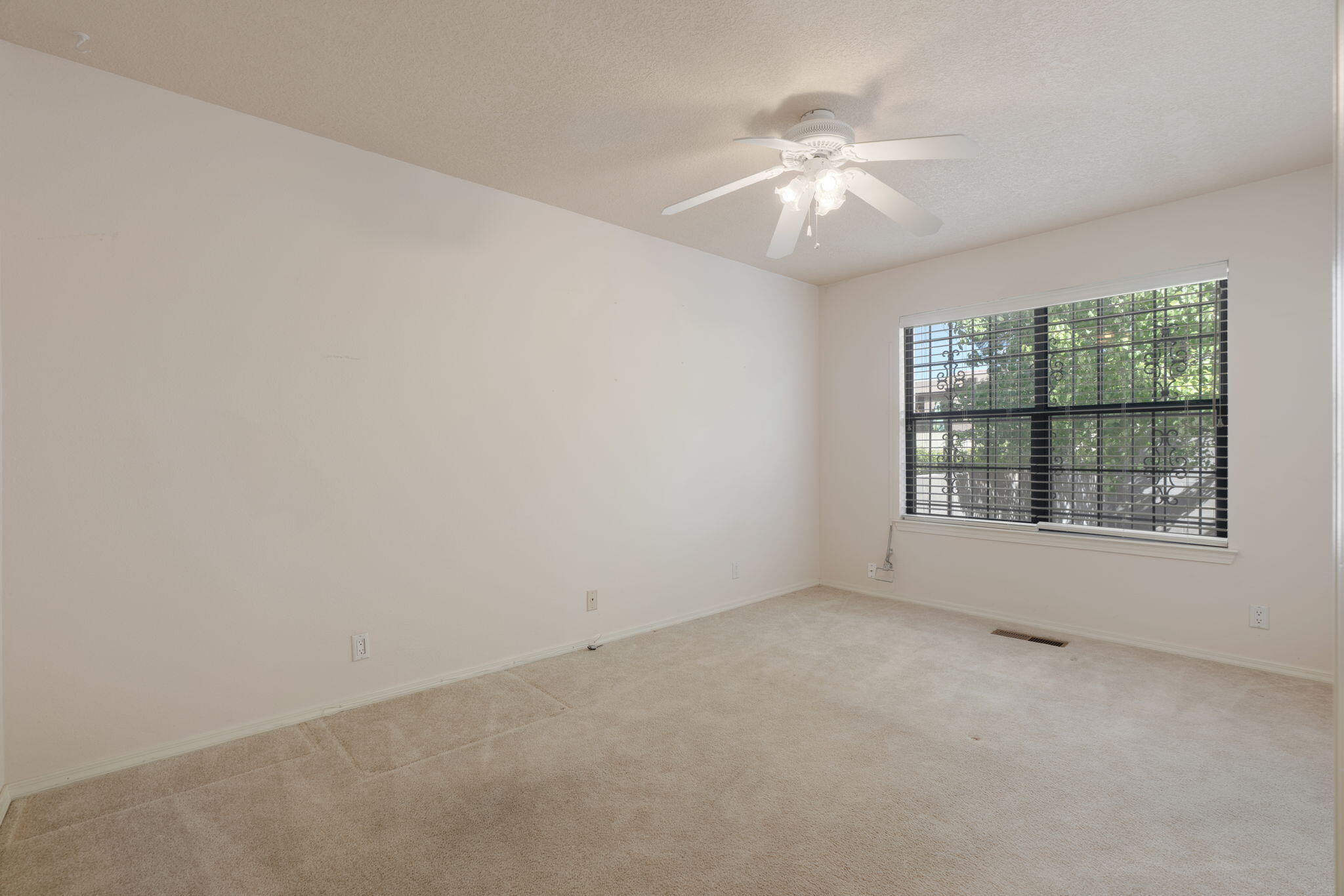 Photo 10 — 11129 Academy Ridge Road NE