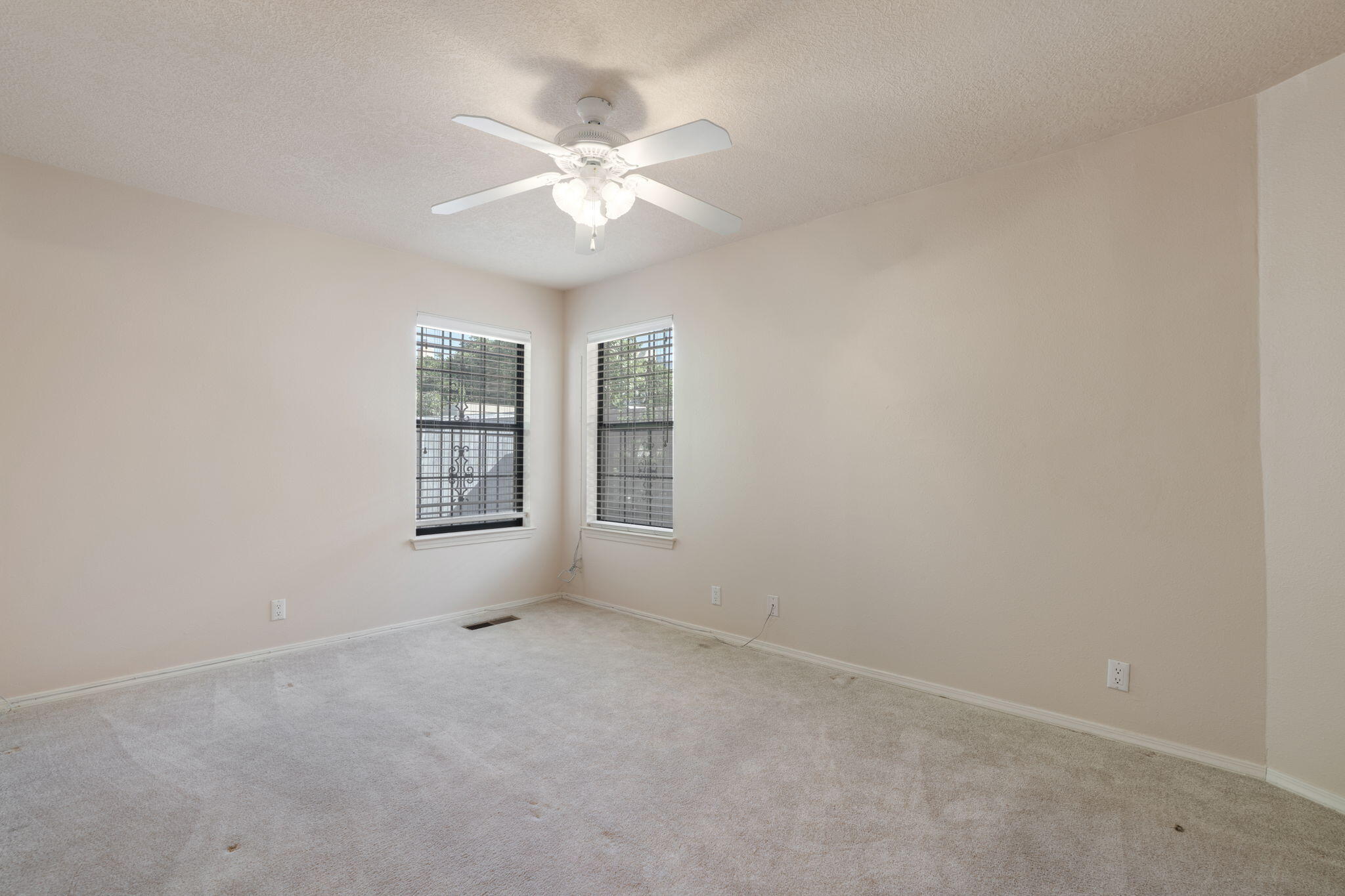 Photo 8 — 11129 Academy Ridge Road NE