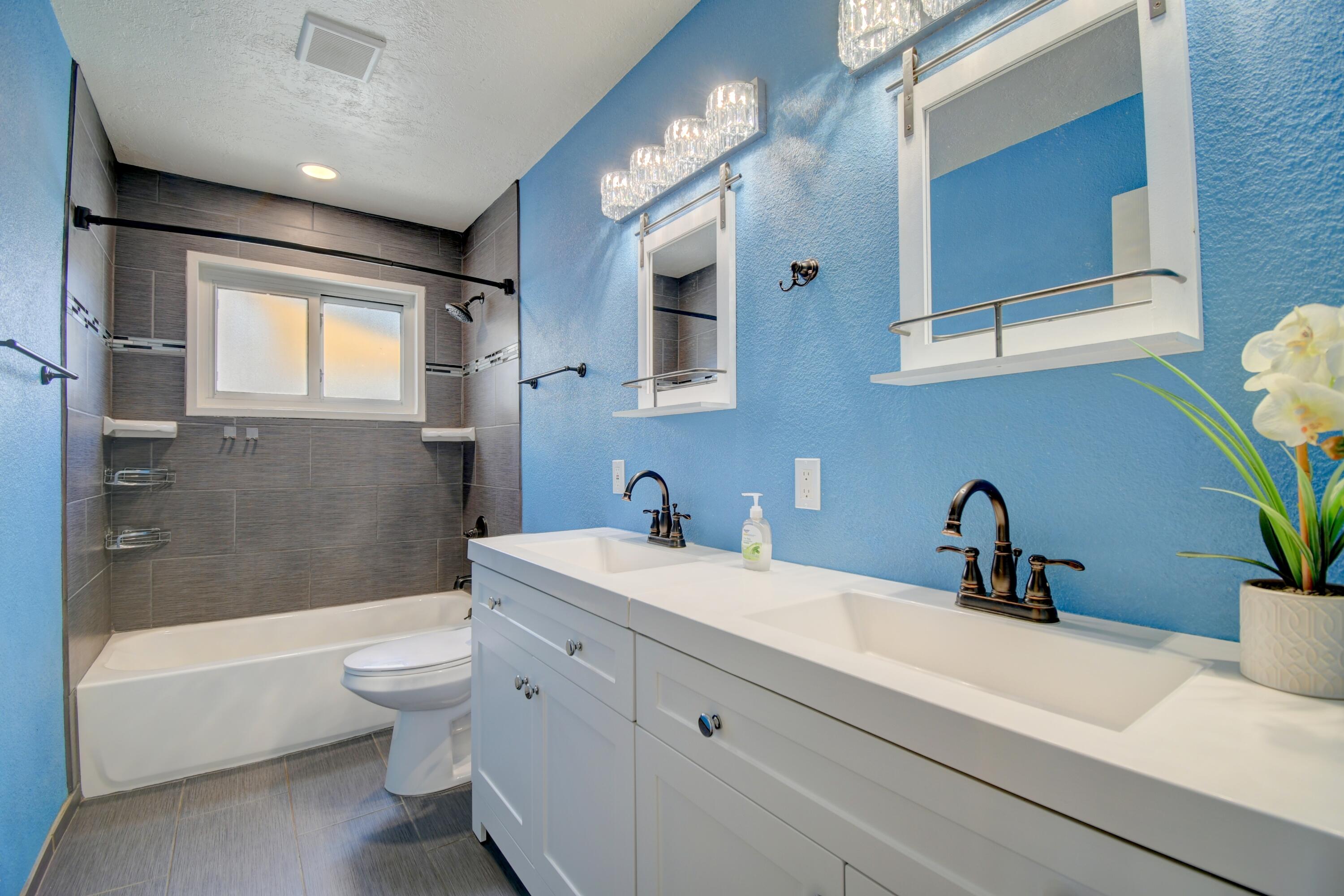 Photo 8 — 3112 Valencia Drive NE