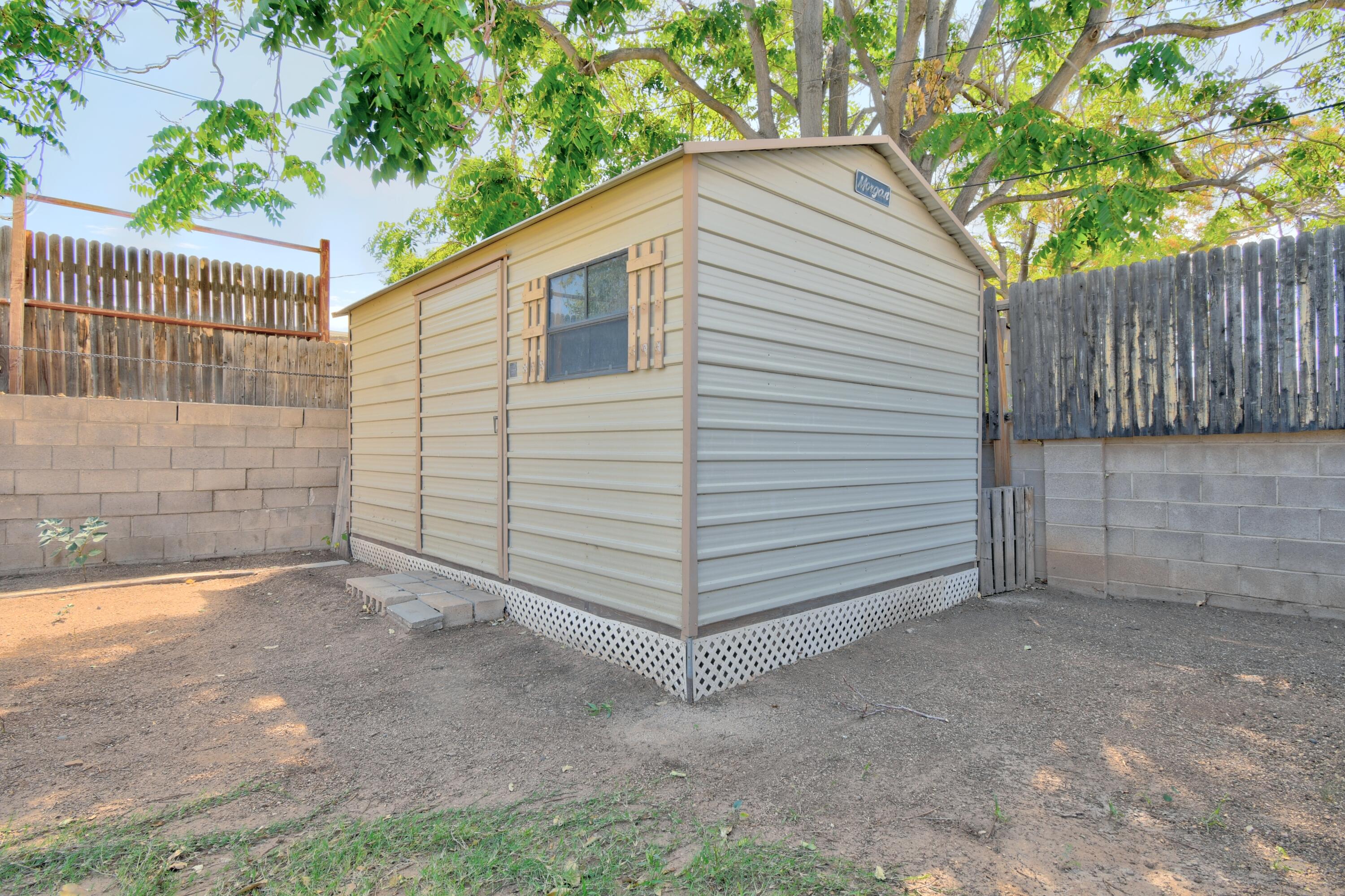 Photo 2 — 3112 Valencia Drive NE