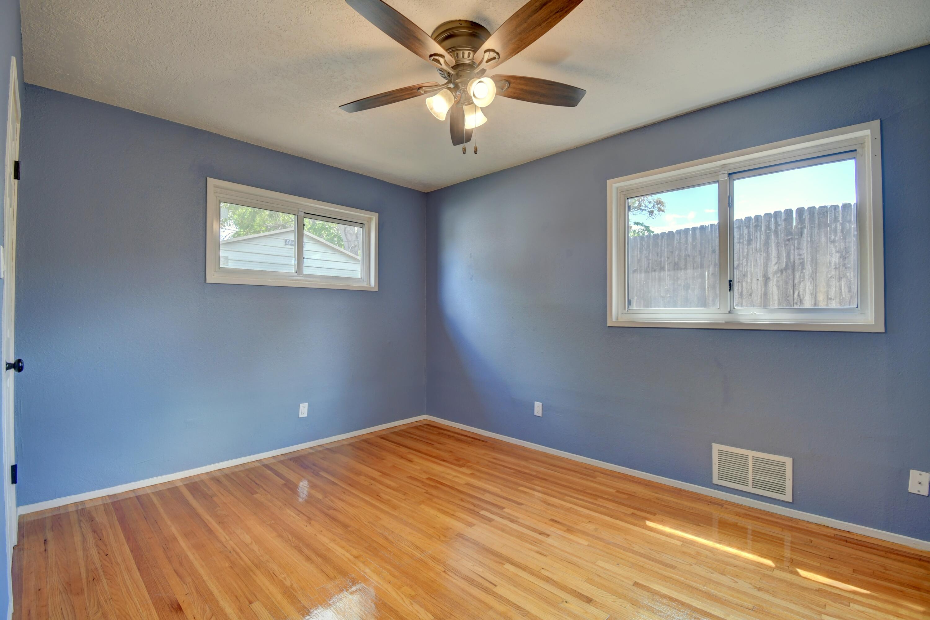 Photo 17 — 3112 Valencia Drive NE