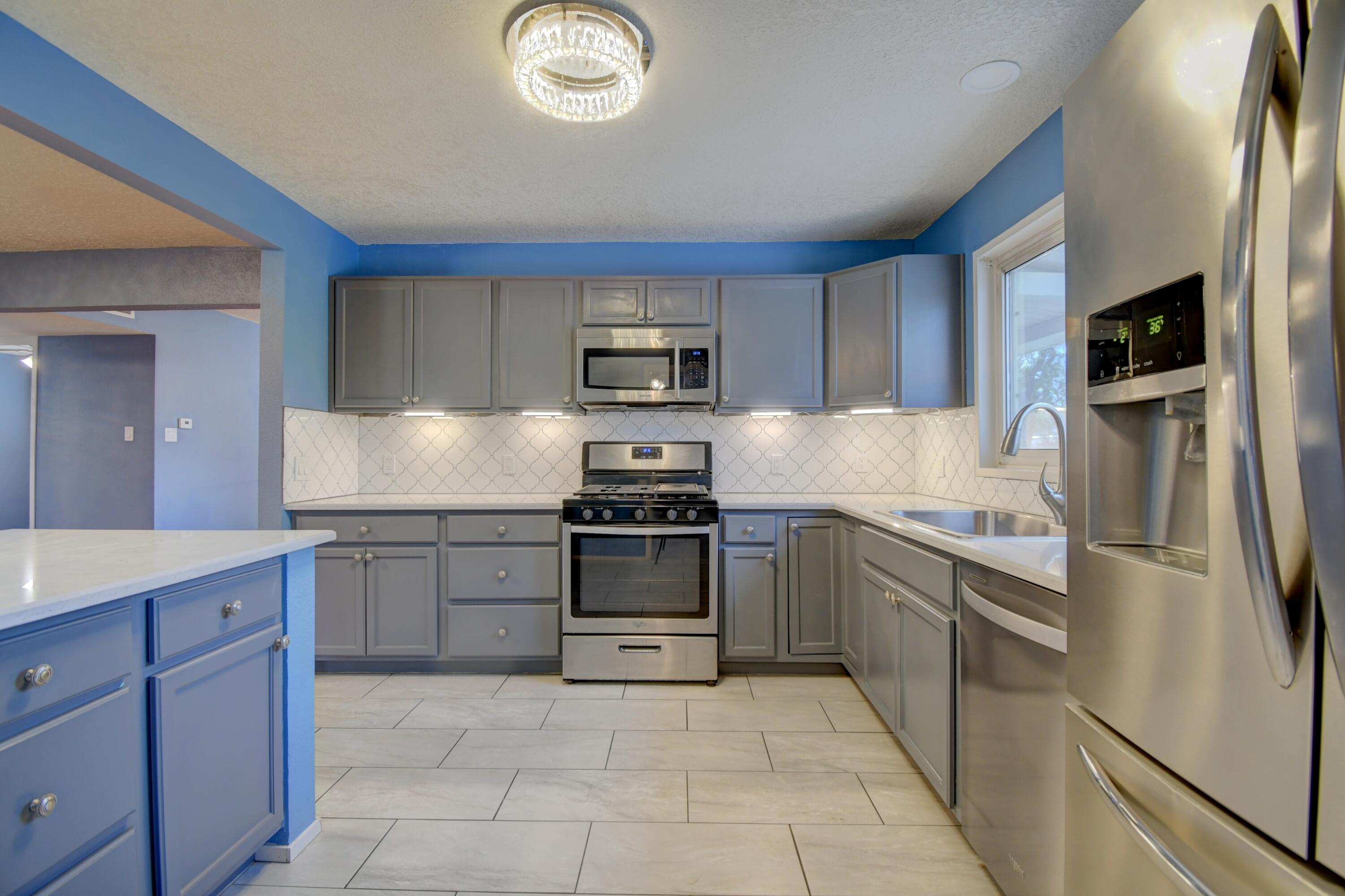 Photo 11 — 3112 Valencia Drive NE