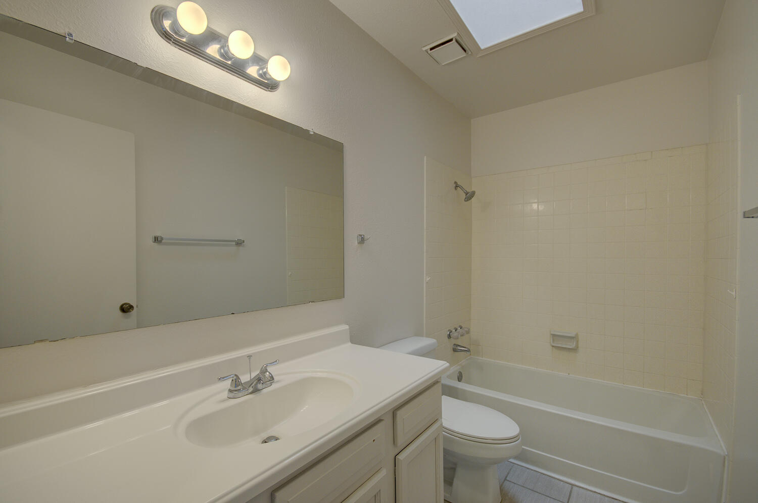 Photo 19 — 2574 Bogie Road SE