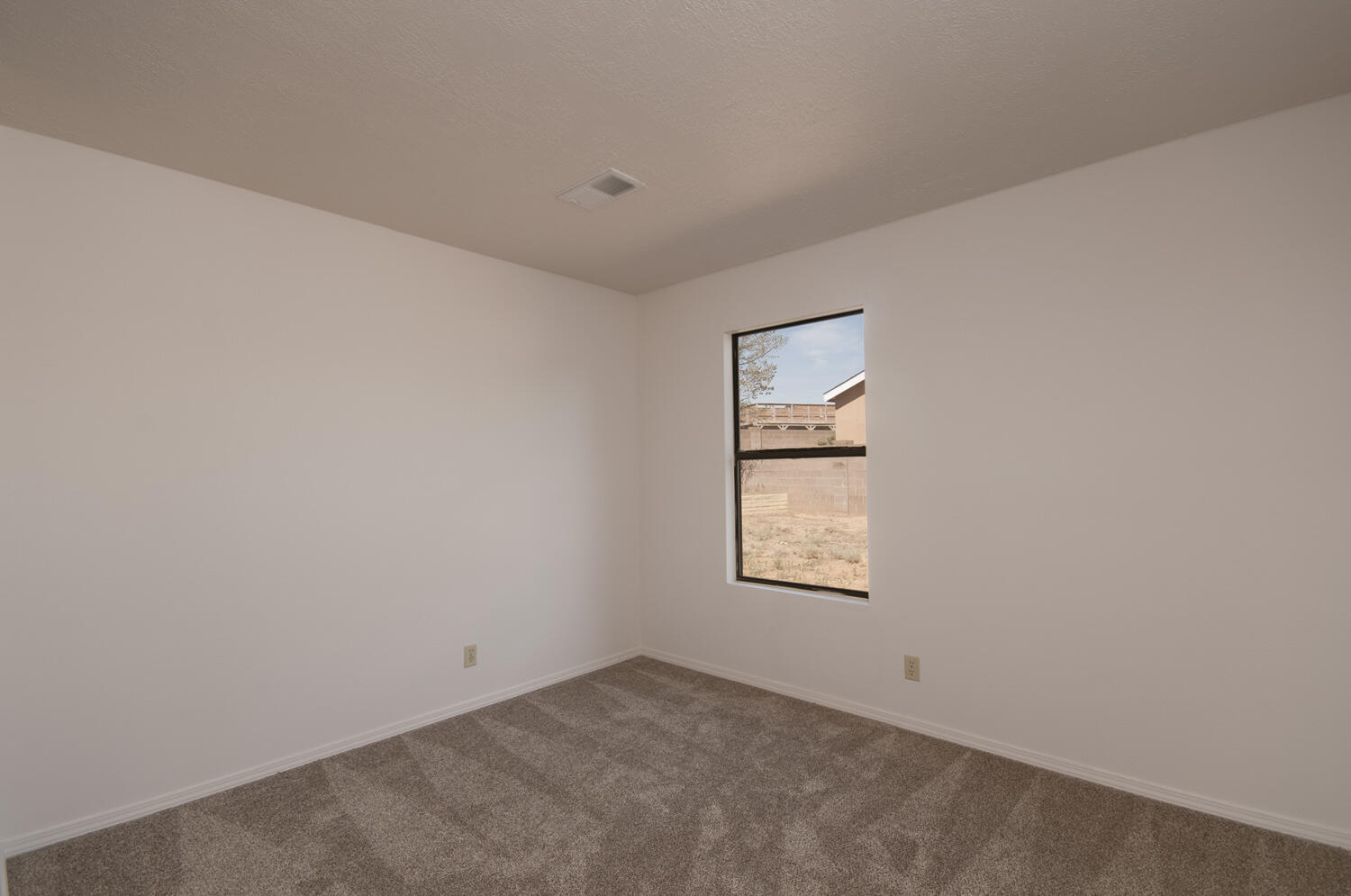 Photo 15 — 2574 Bogie Road SE