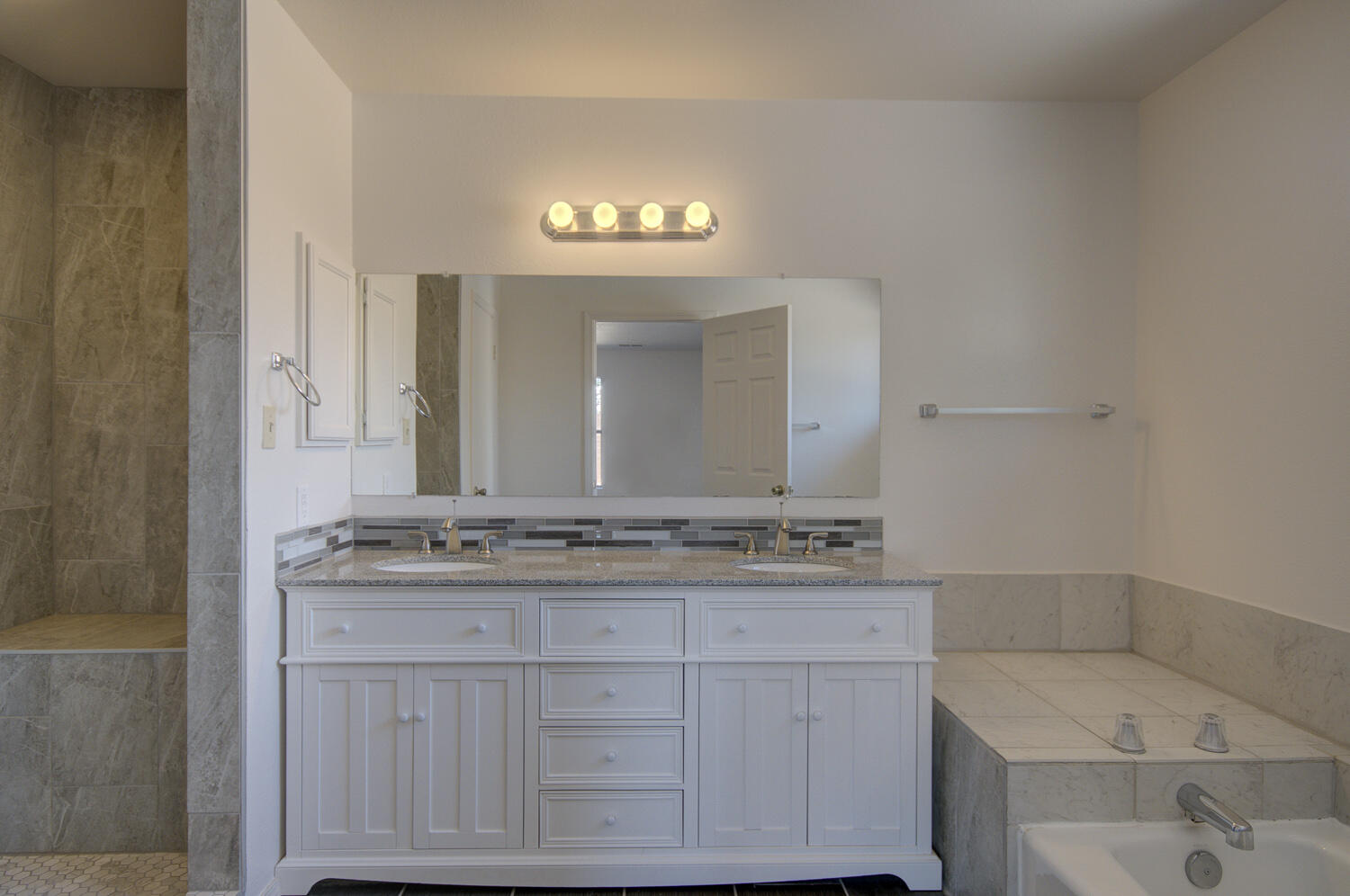Photo 12 — 2574 Bogie Road SE