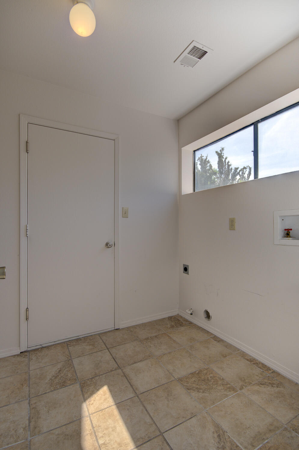 Photo 8 — 2574 Bogie Road SE