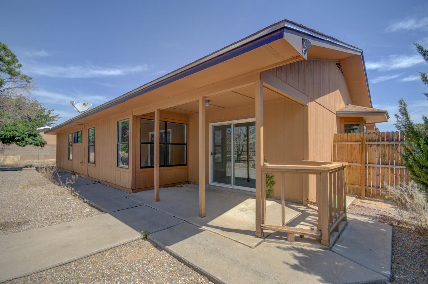 Photo 2 — 2574 Bogie Road SE