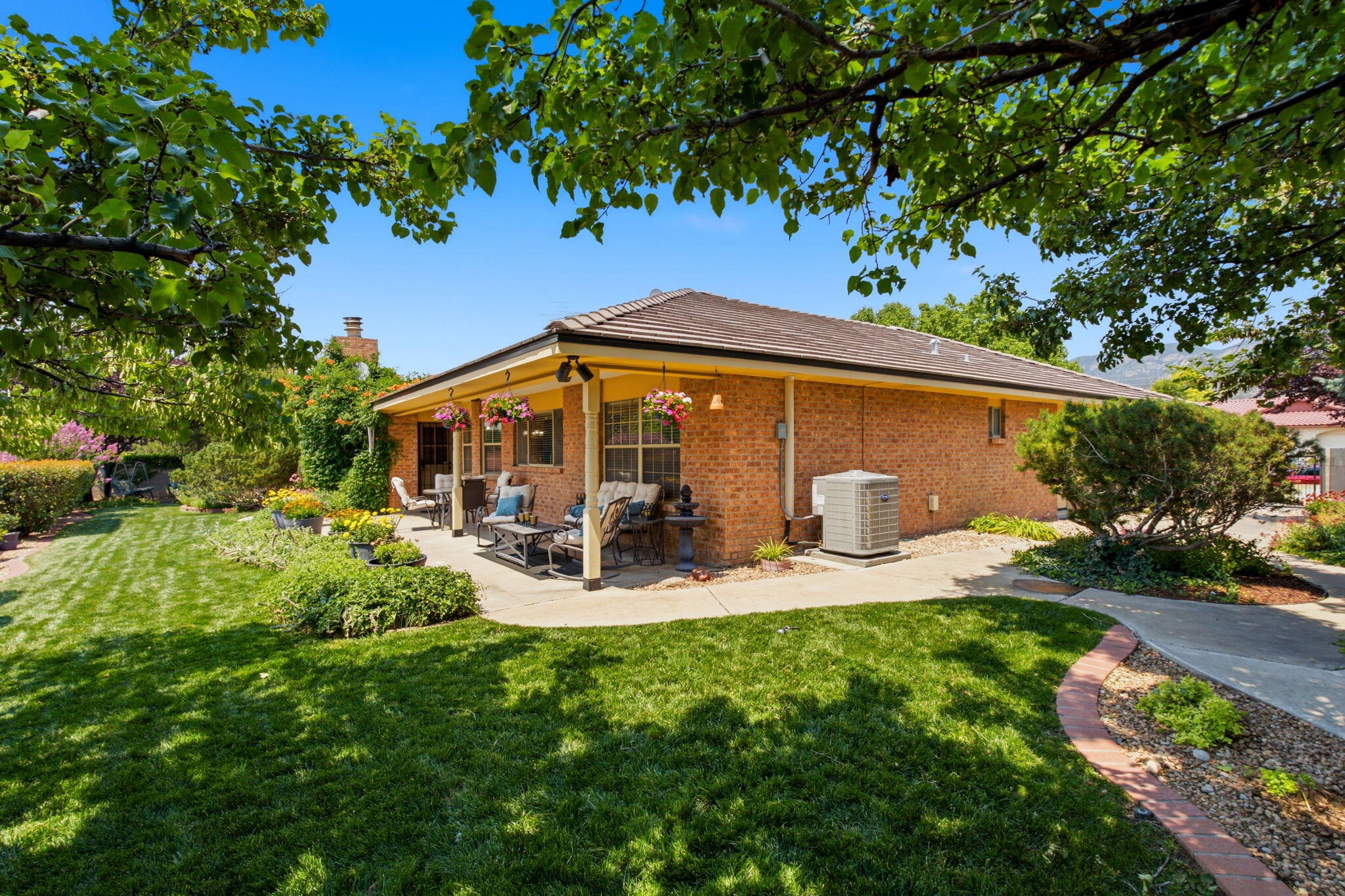 Photo 12 — 5705 Royal Oak Place NE
