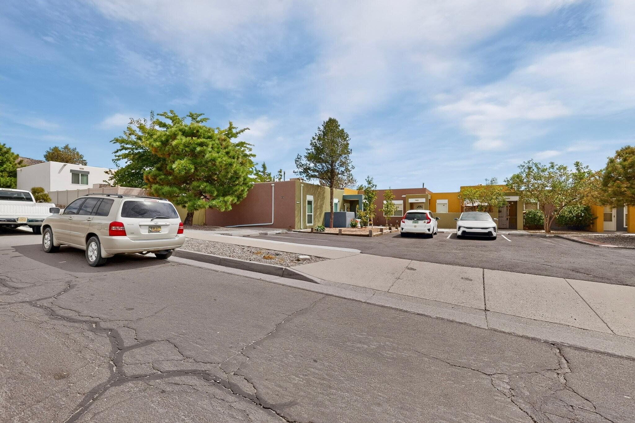 1116 Nakomis Drive NE, Albuquerque, NM 87112