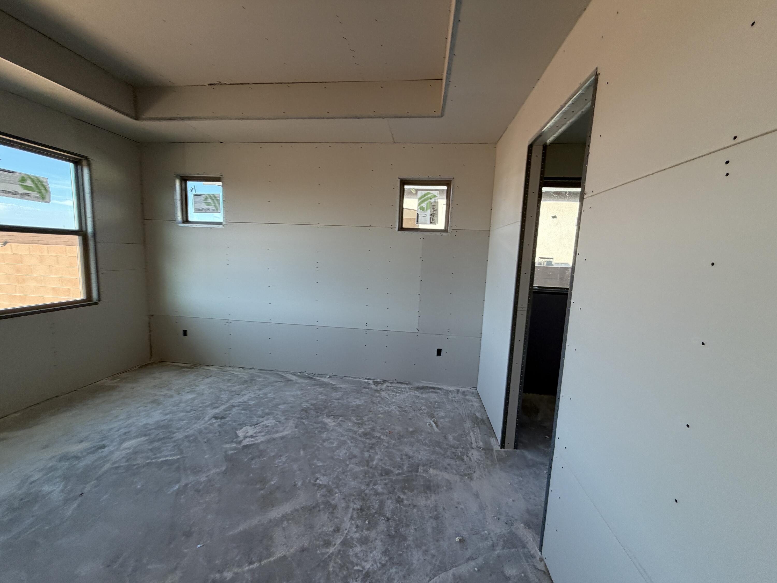Photo 6 — 7317 Loire Drive NE