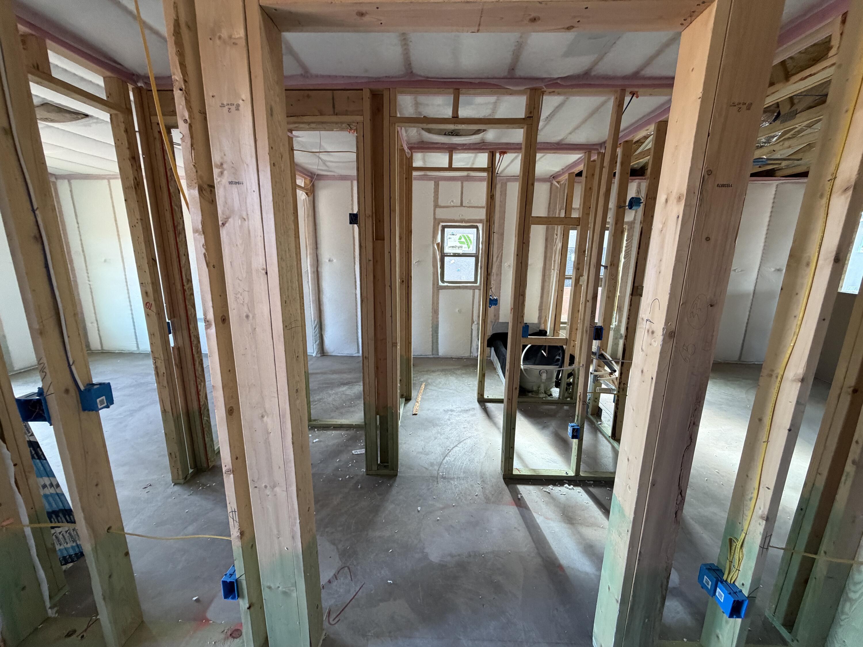 Photo 7 — 7317 Loire Drive NE