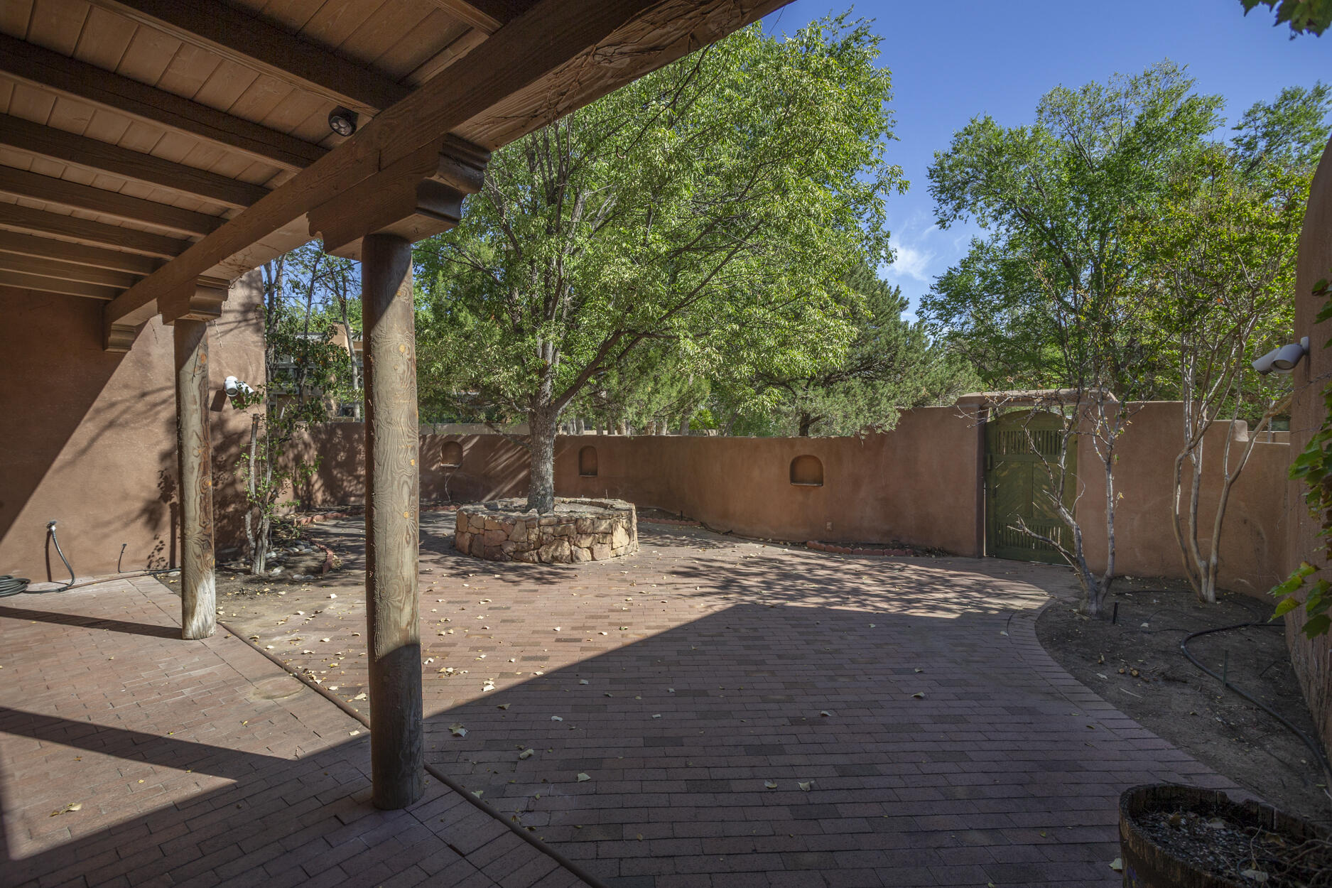 Photo 18 — 3312 Don Quixote Drive NW