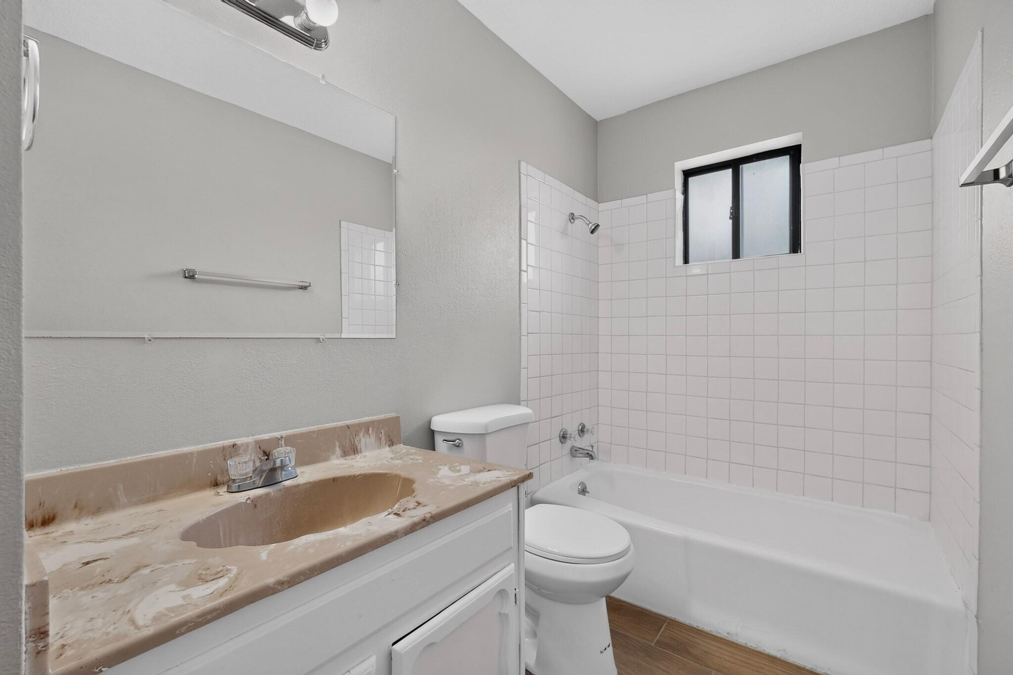 Photo 16 — 824 GALLAHAD Street SW