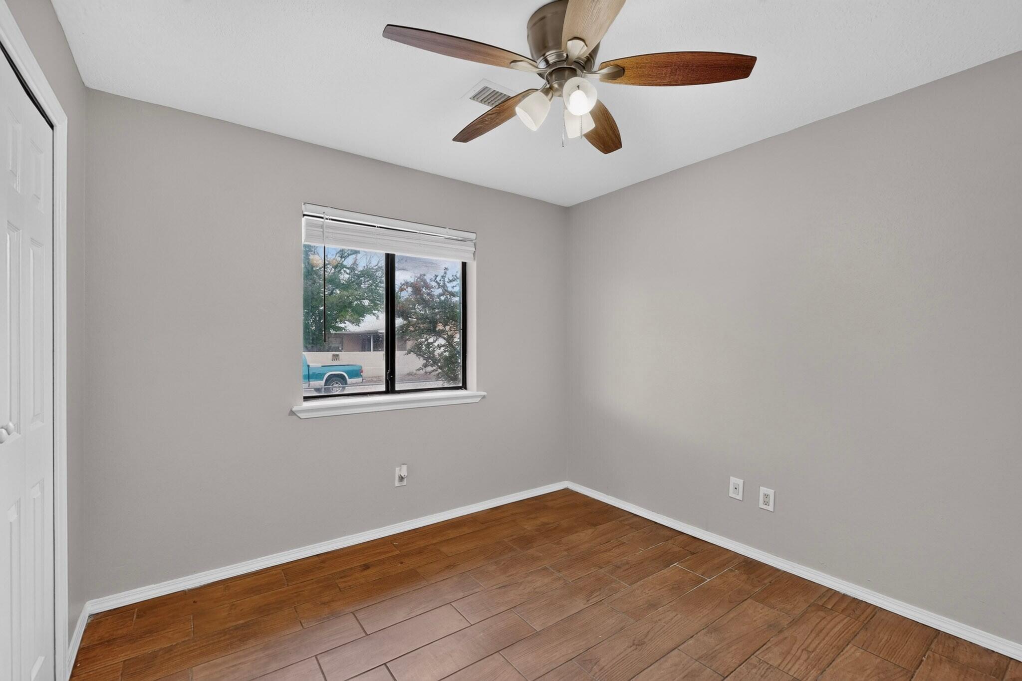 Photo 17 — 824 GALLAHAD Street SW
