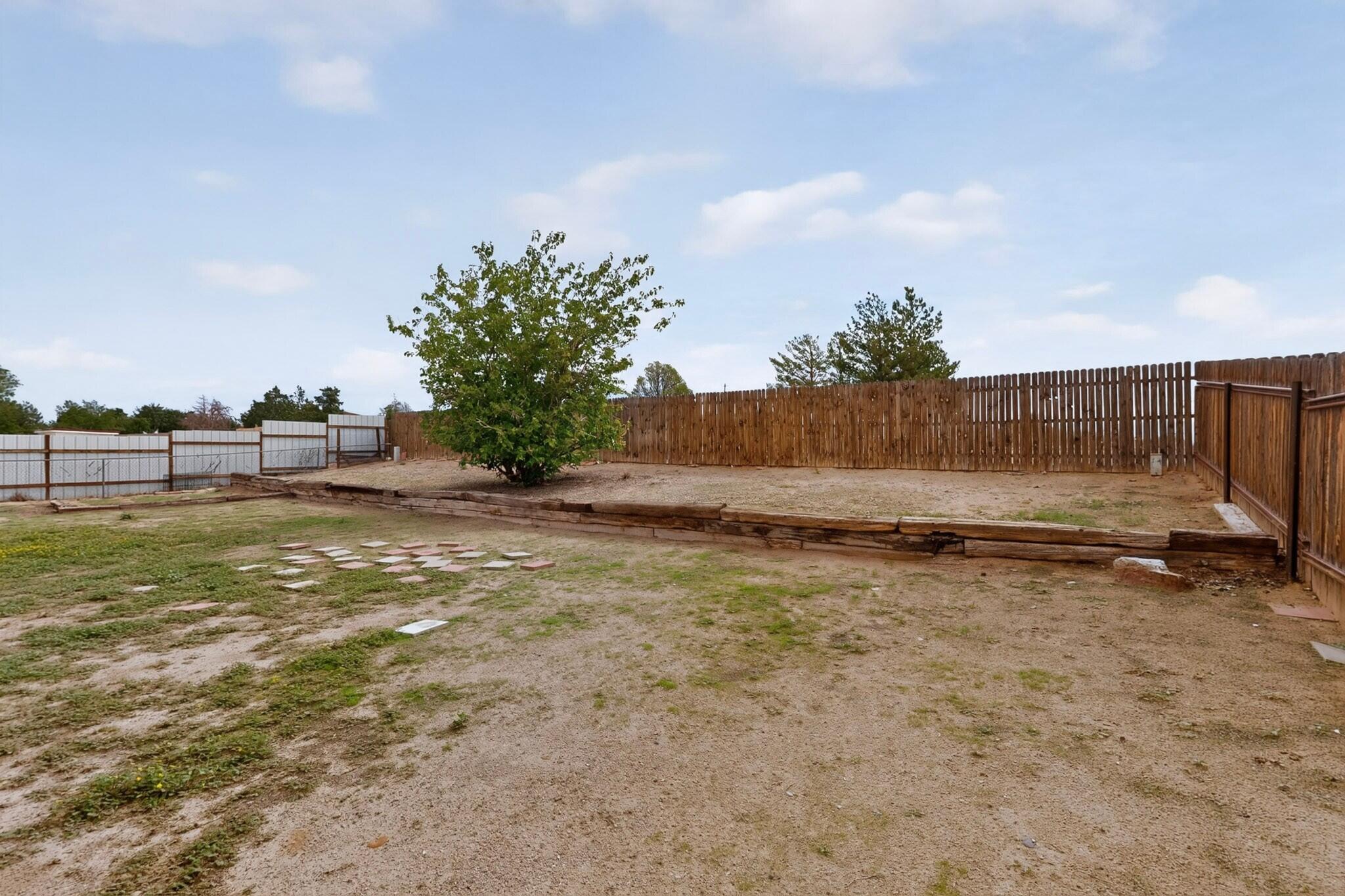 Photo 9 — 824 GALLAHAD Street SW