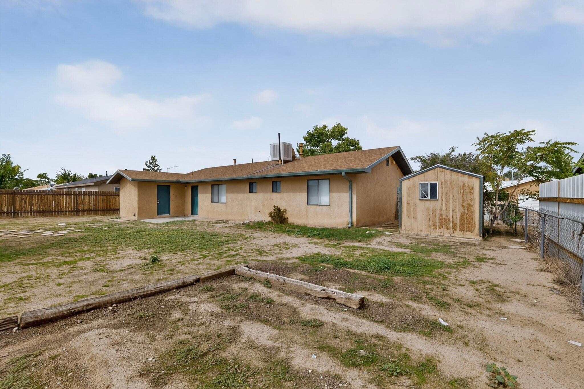 Photo 4 — 824 GALLAHAD Street SW
