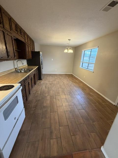 Photo 14 — 824 GALLAHAD Street SW