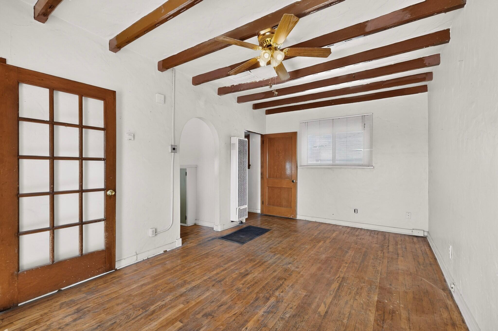Photo 4 — 816 6th Street NW