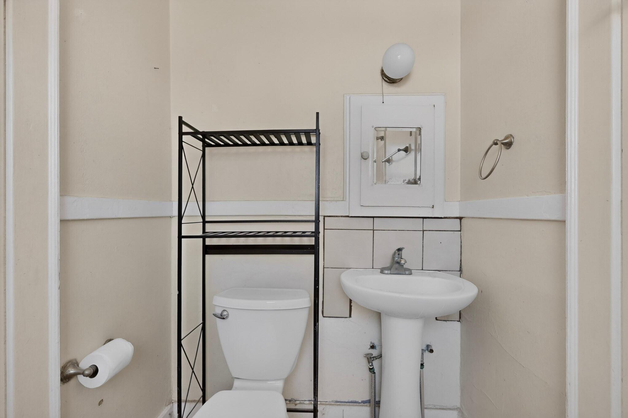 Photo 14 — 816 6th Street NW