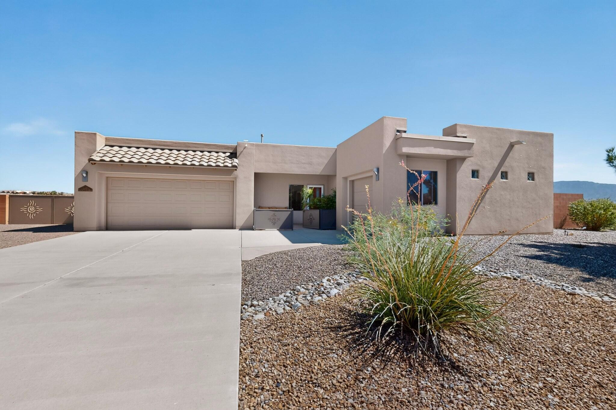 400 Holt Court NE, Rio Rancho, NM 87124