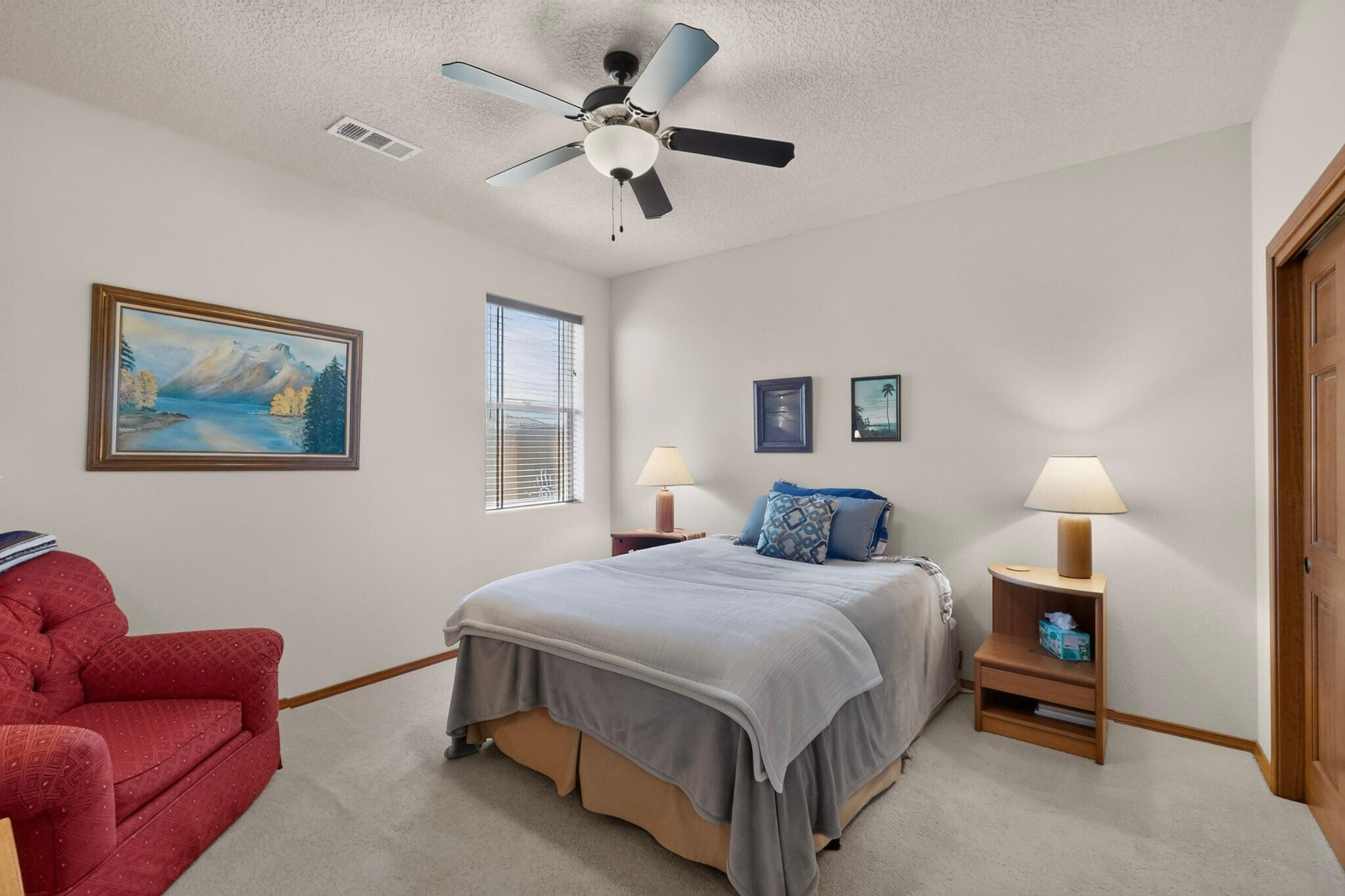 Photo 5 — 400 Holt Court NE