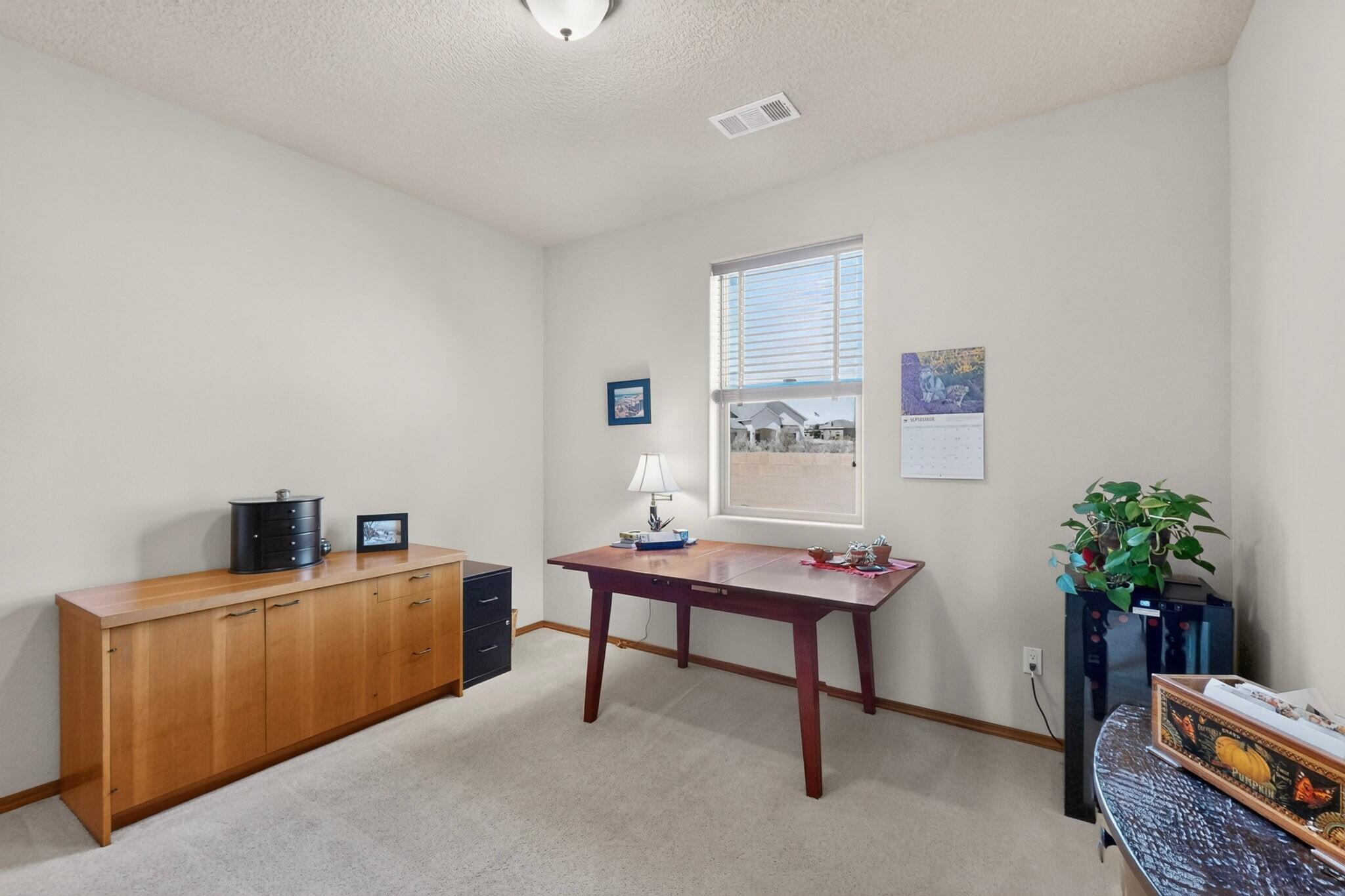 Photo 10 — 400 Holt Court NE