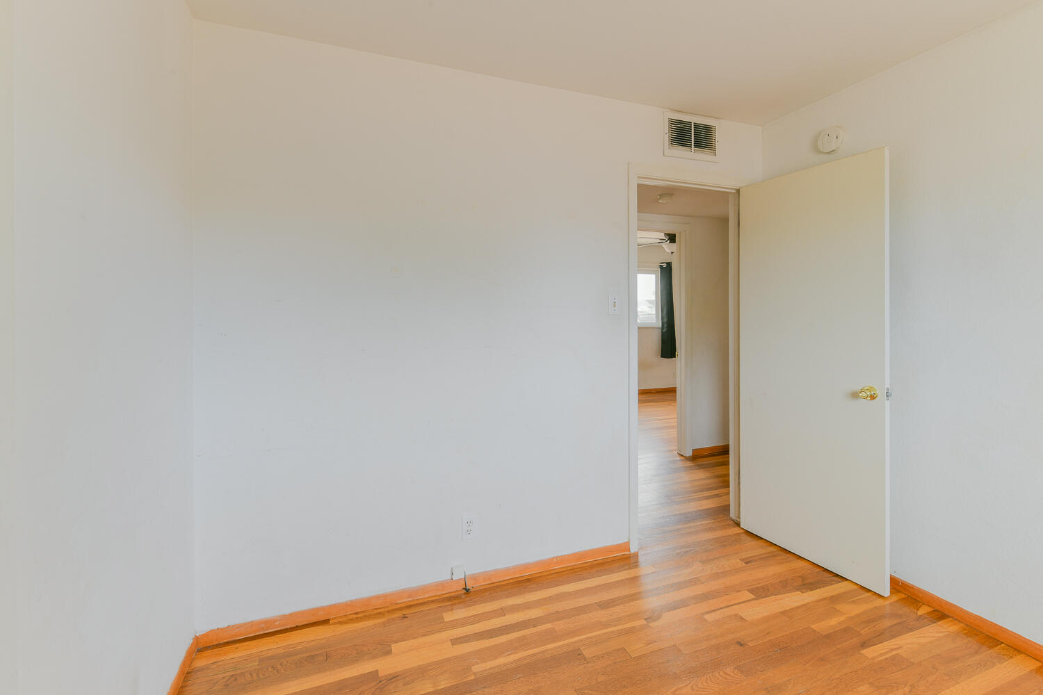 Photo 16 — 4312 Hendrix Road NE