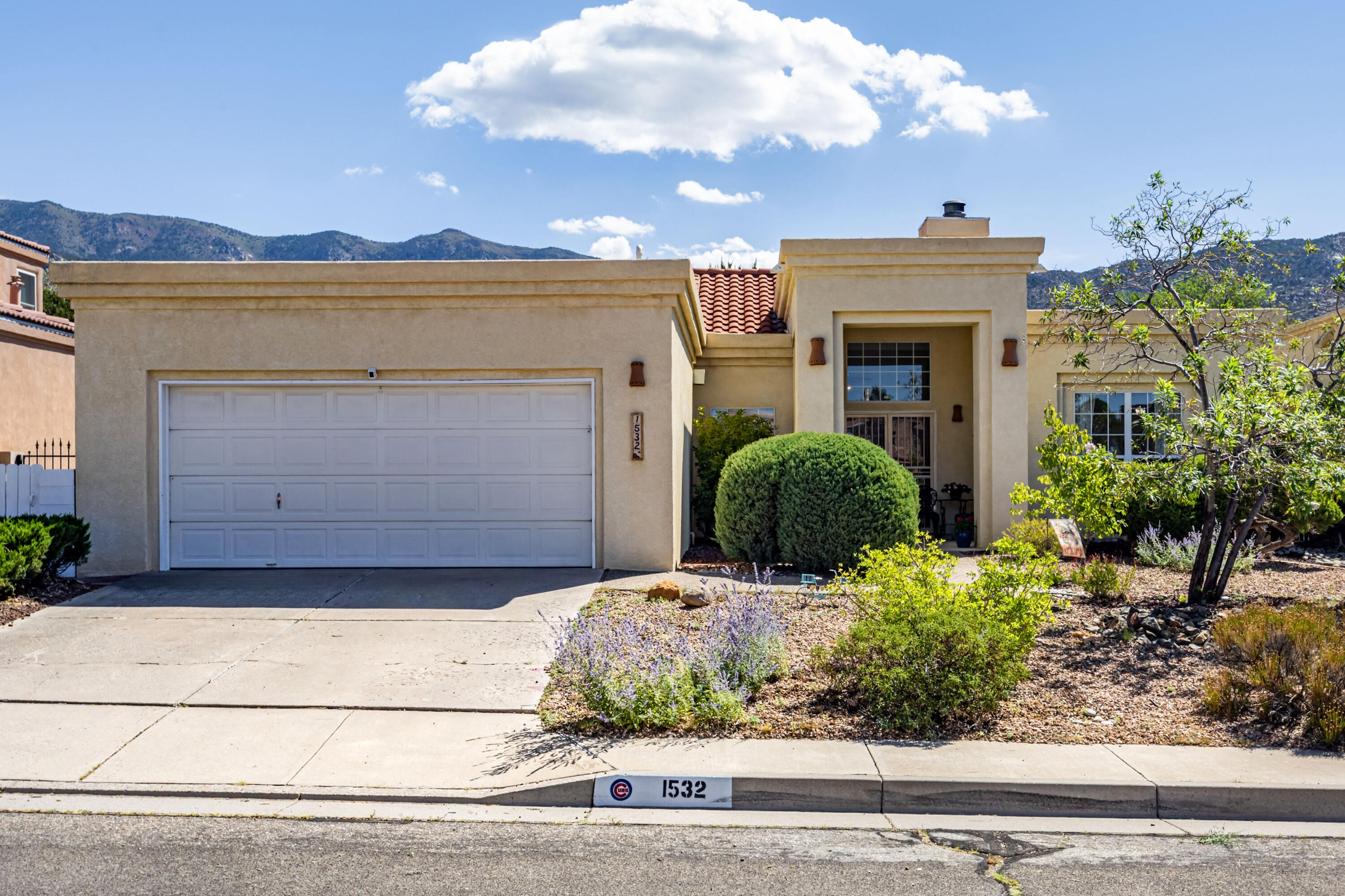 1532 Archuleta Drive NE, Albuquerque, NM 87112