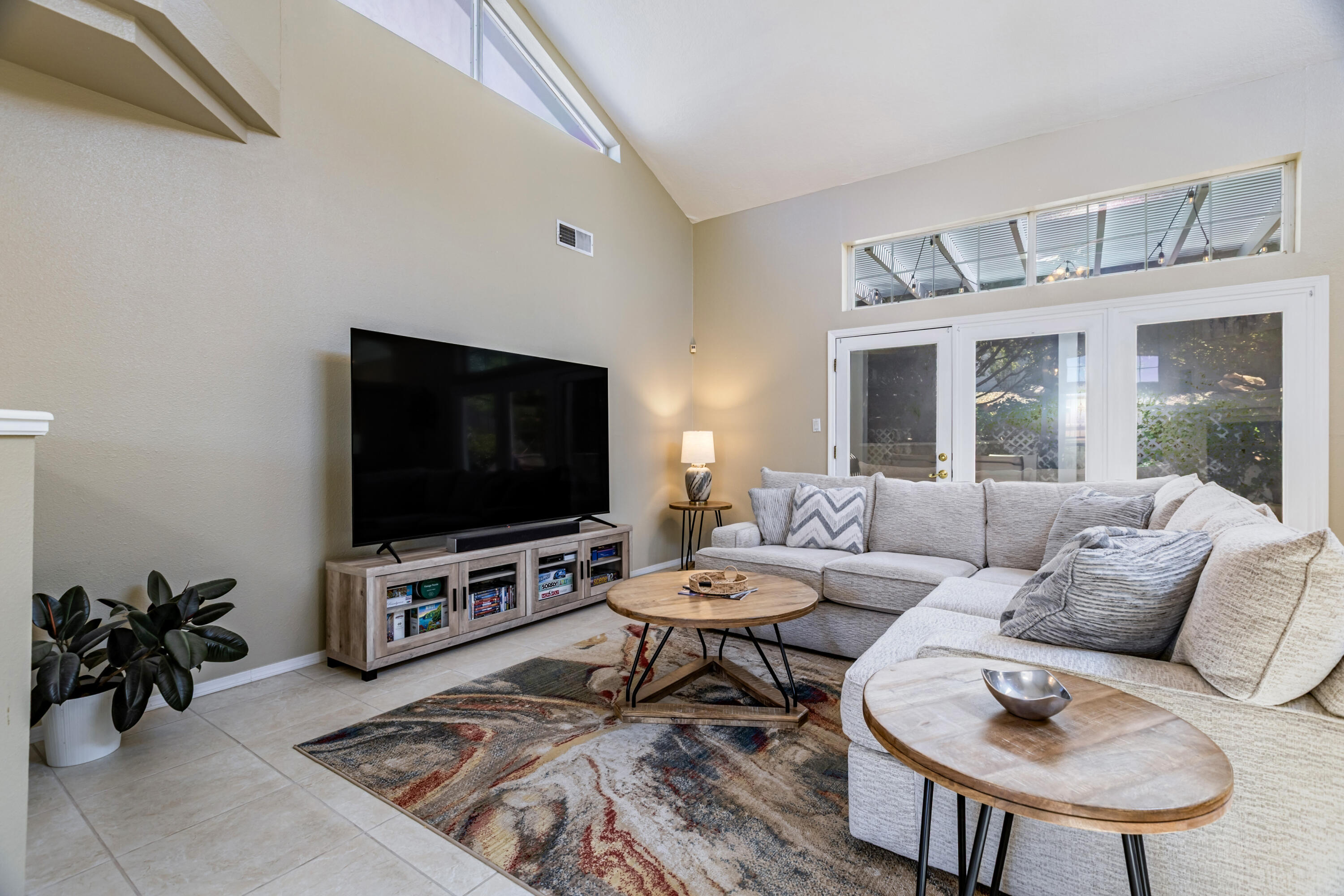 Photo 10 — 1532 Archuleta Drive NE