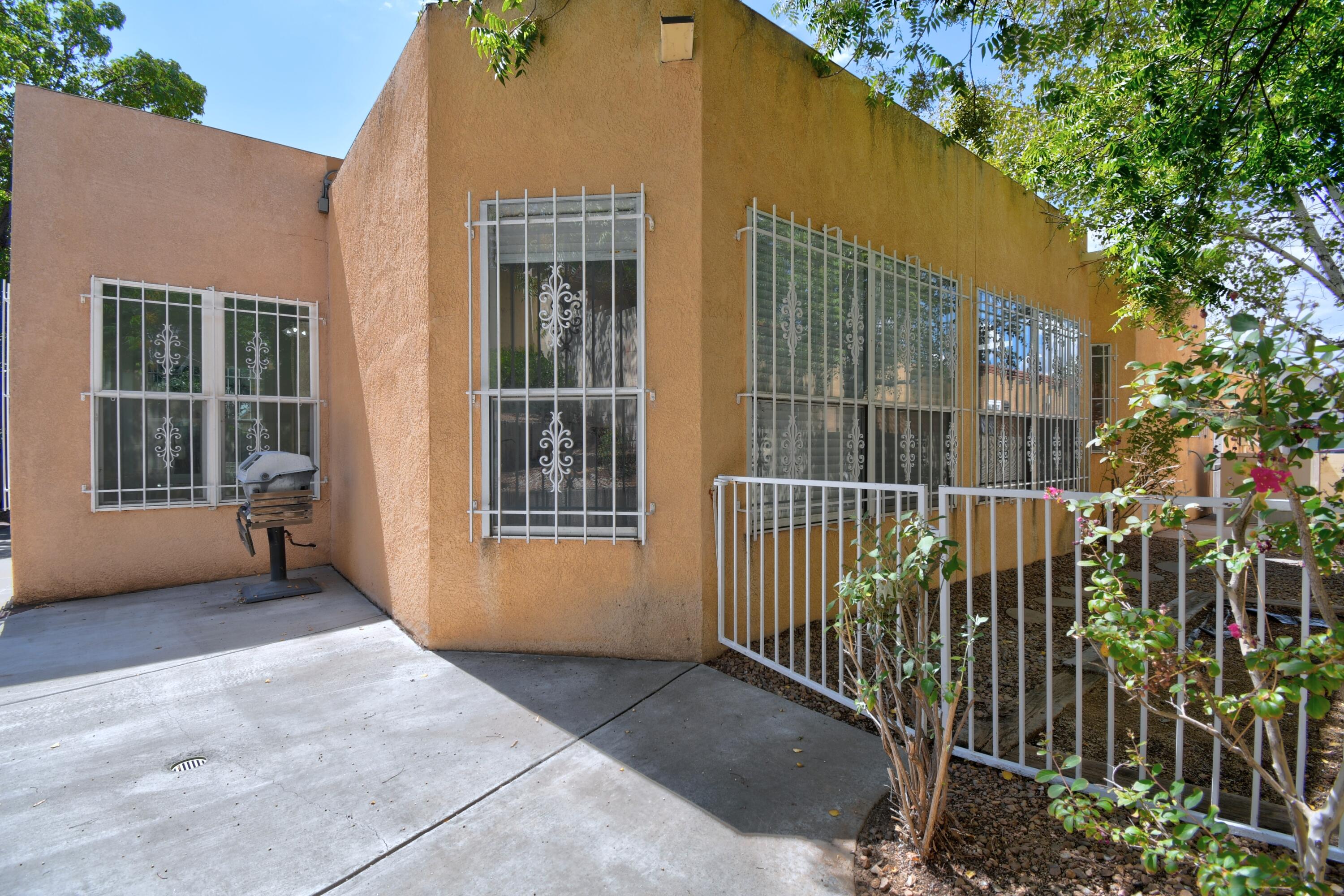 Photo 3 — 5512 Avenida Cuesta NE