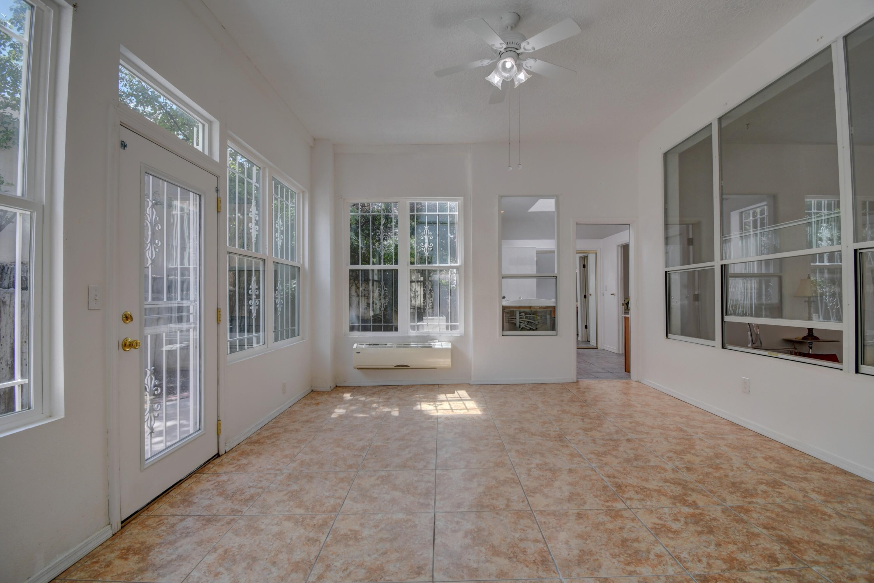 Photo 2 — 5512 Avenida Cuesta NE
