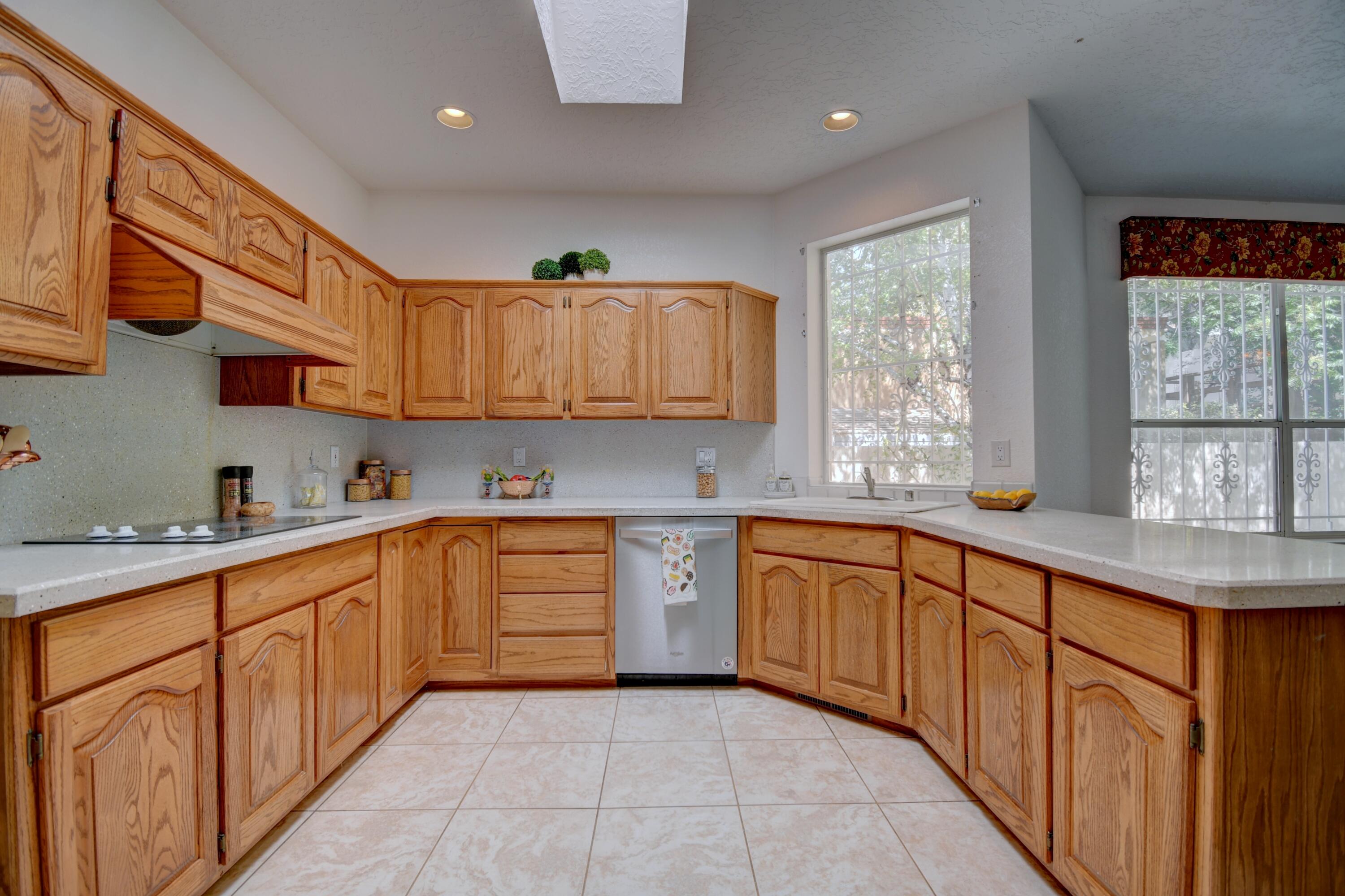 Photo 15 — 5512 Avenida Cuesta NE