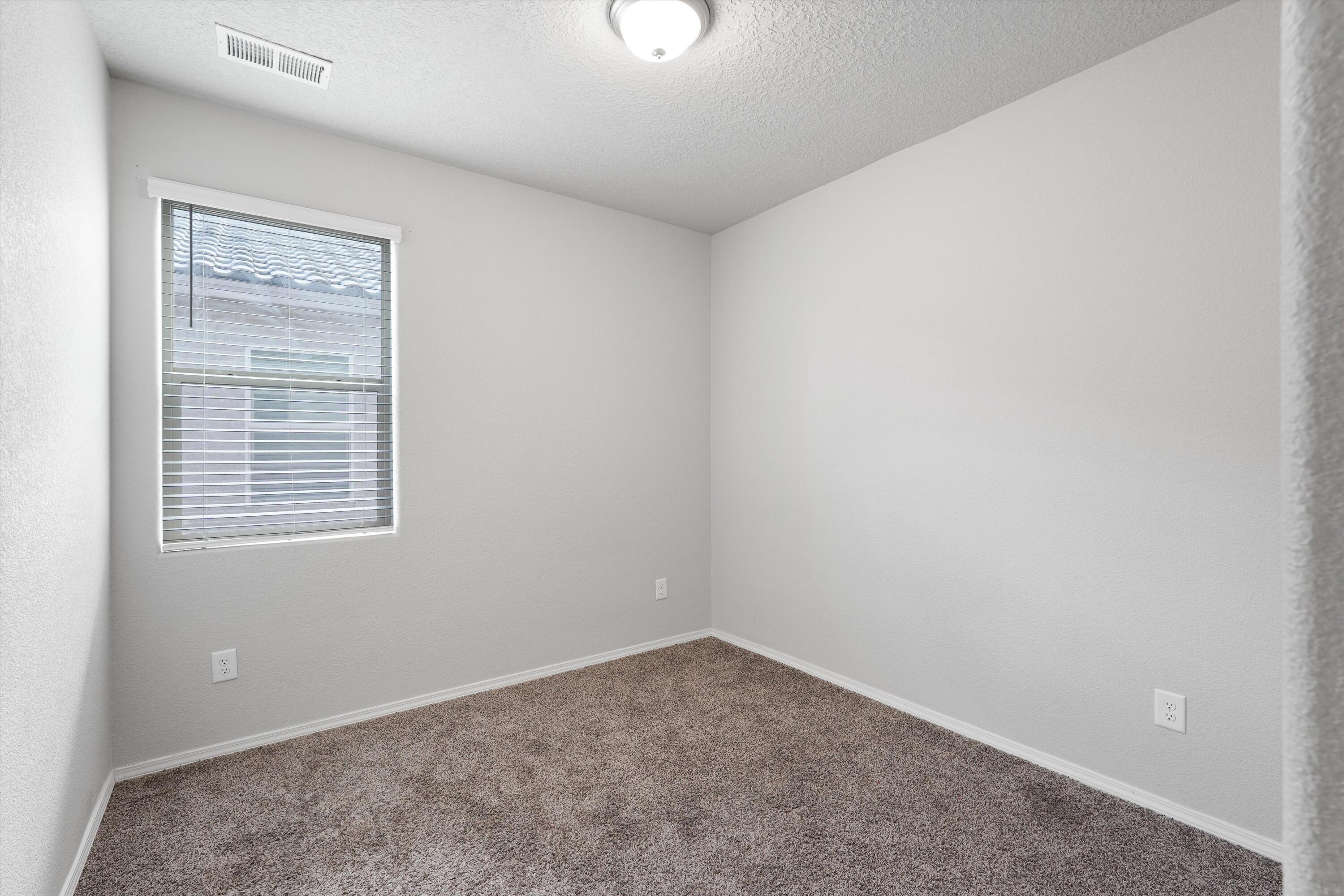 Photo 18 — 3250 Berkshire Road NE