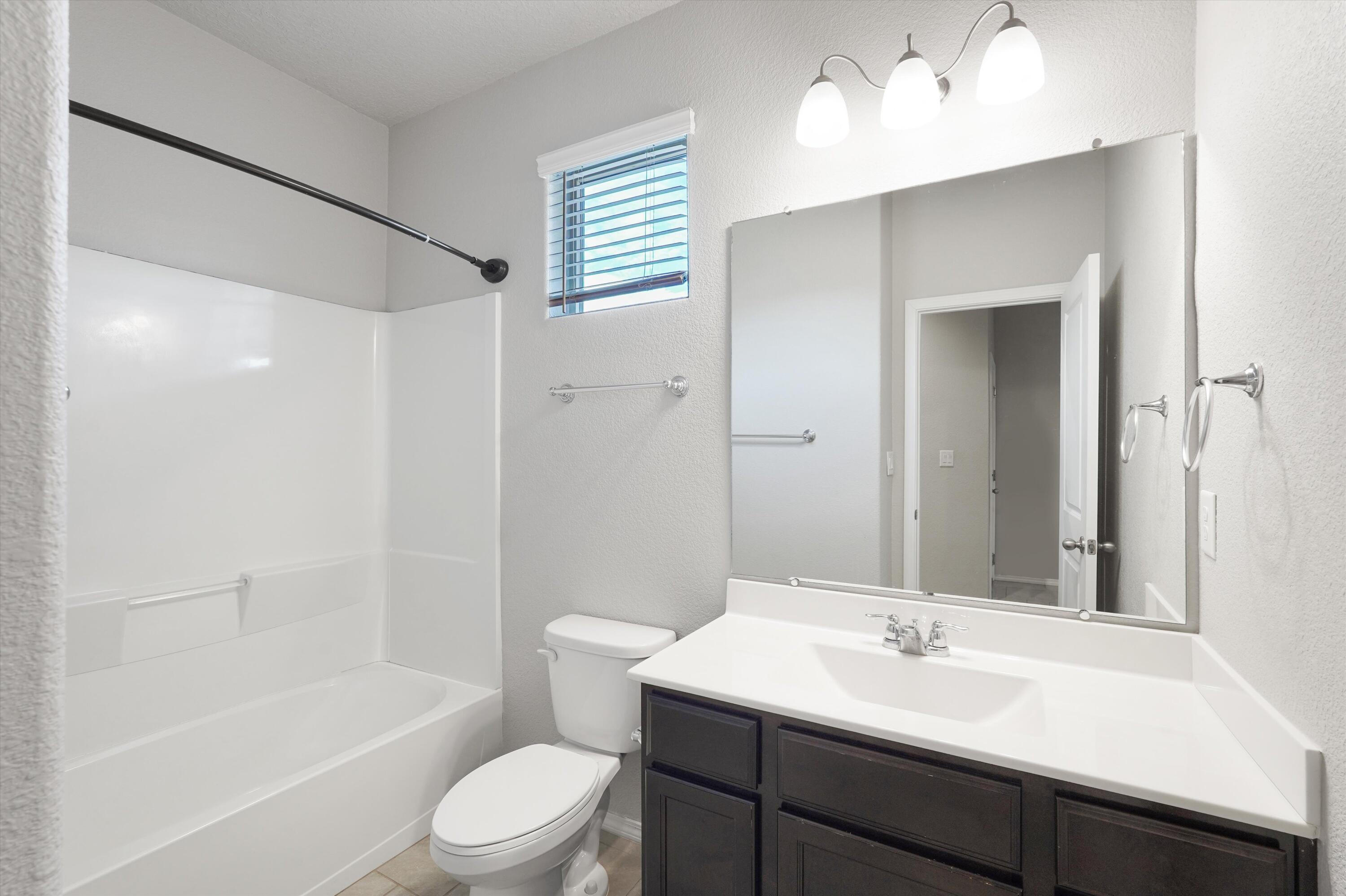 Photo 14 — 3250 Berkshire Road NE